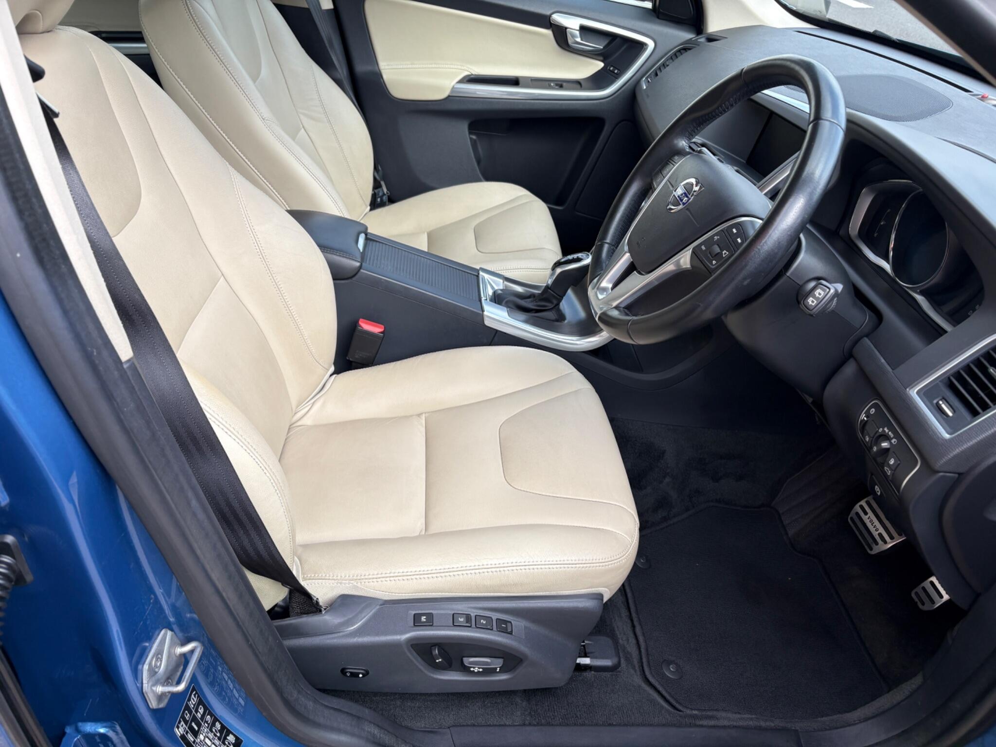 Volvo XC60 view 14