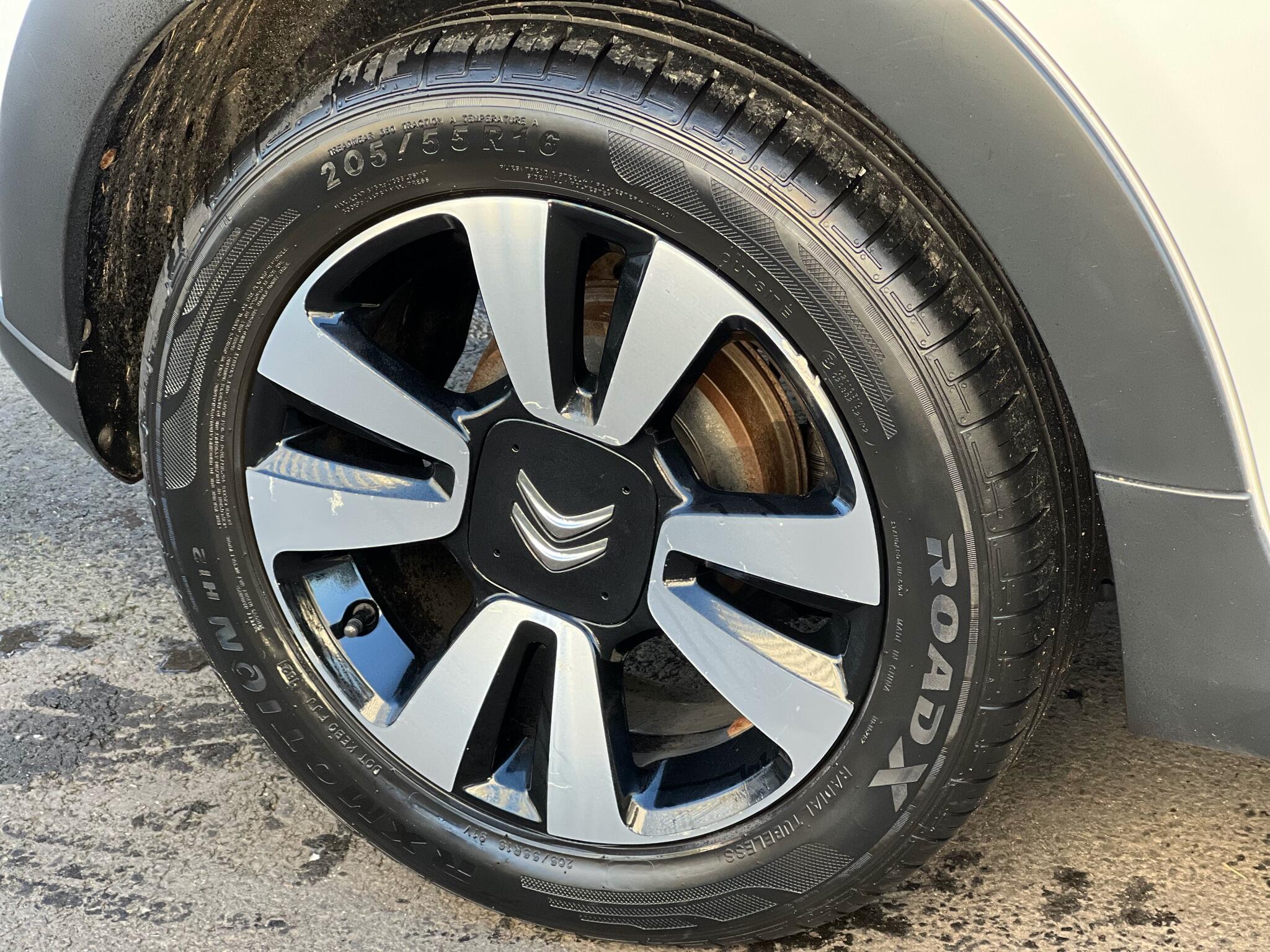 2017 Citroen C3 1.2 PureTech Feel Euro 6 5dr • 52,000 miles image 24