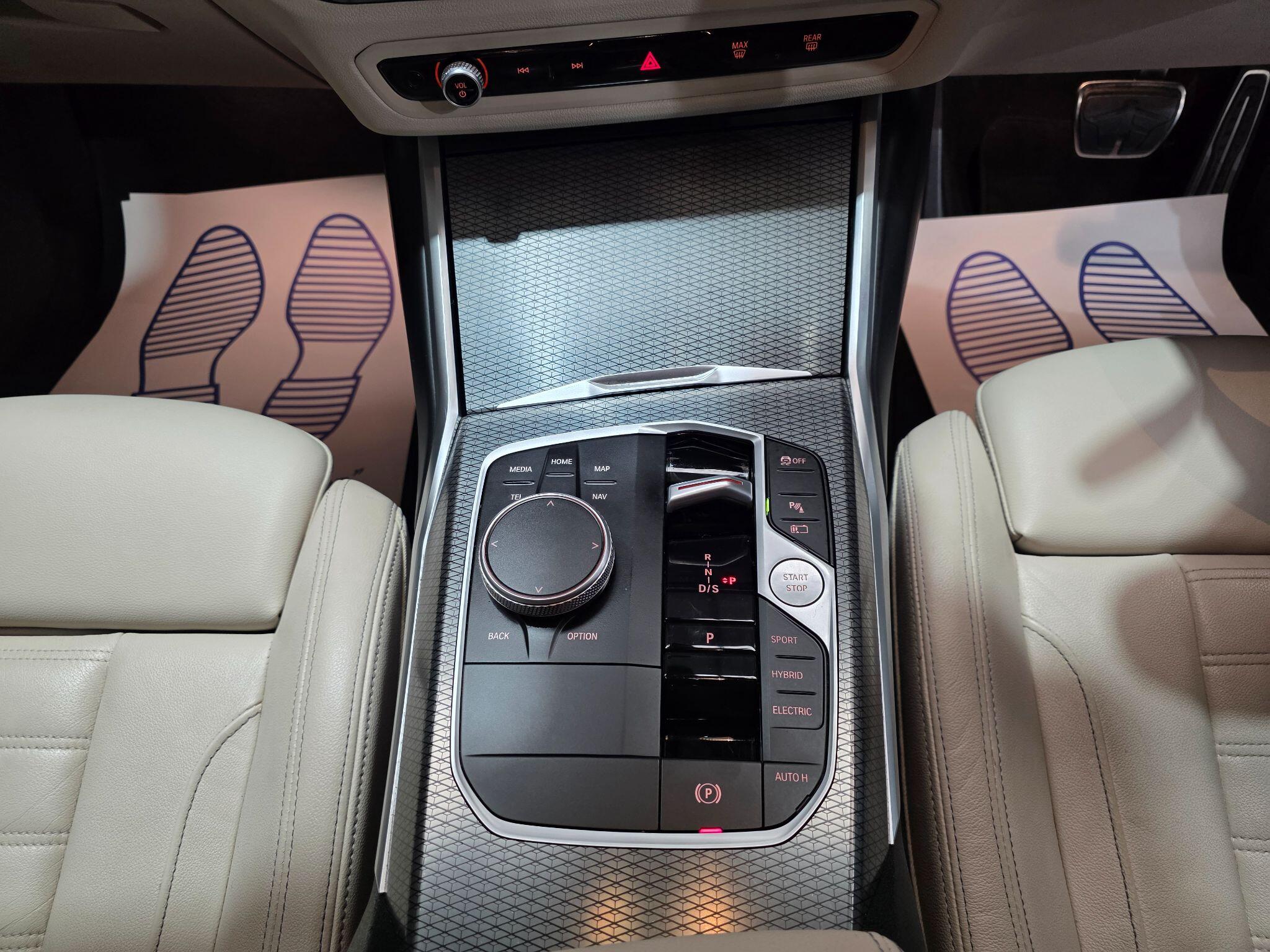 BMW 3 Series view 14