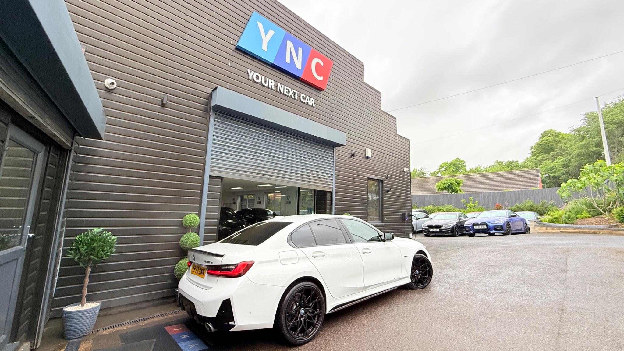 BMW 3 Series view 5