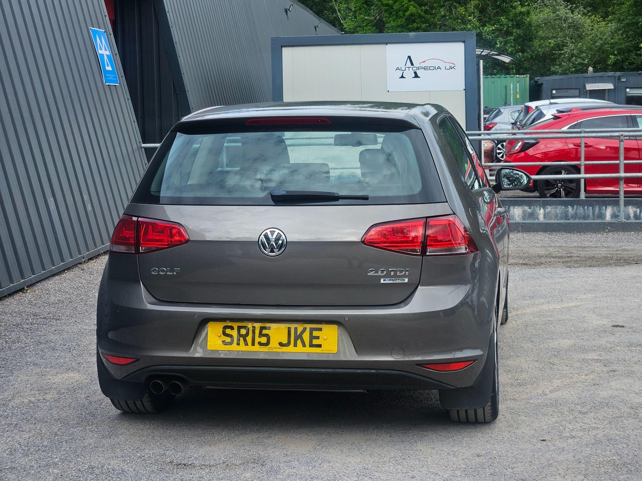 2015 Volkswagen Golf image 11
