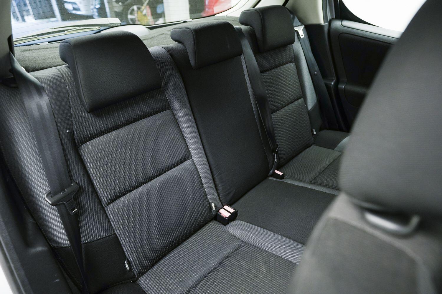 Peugeot 207 view 11