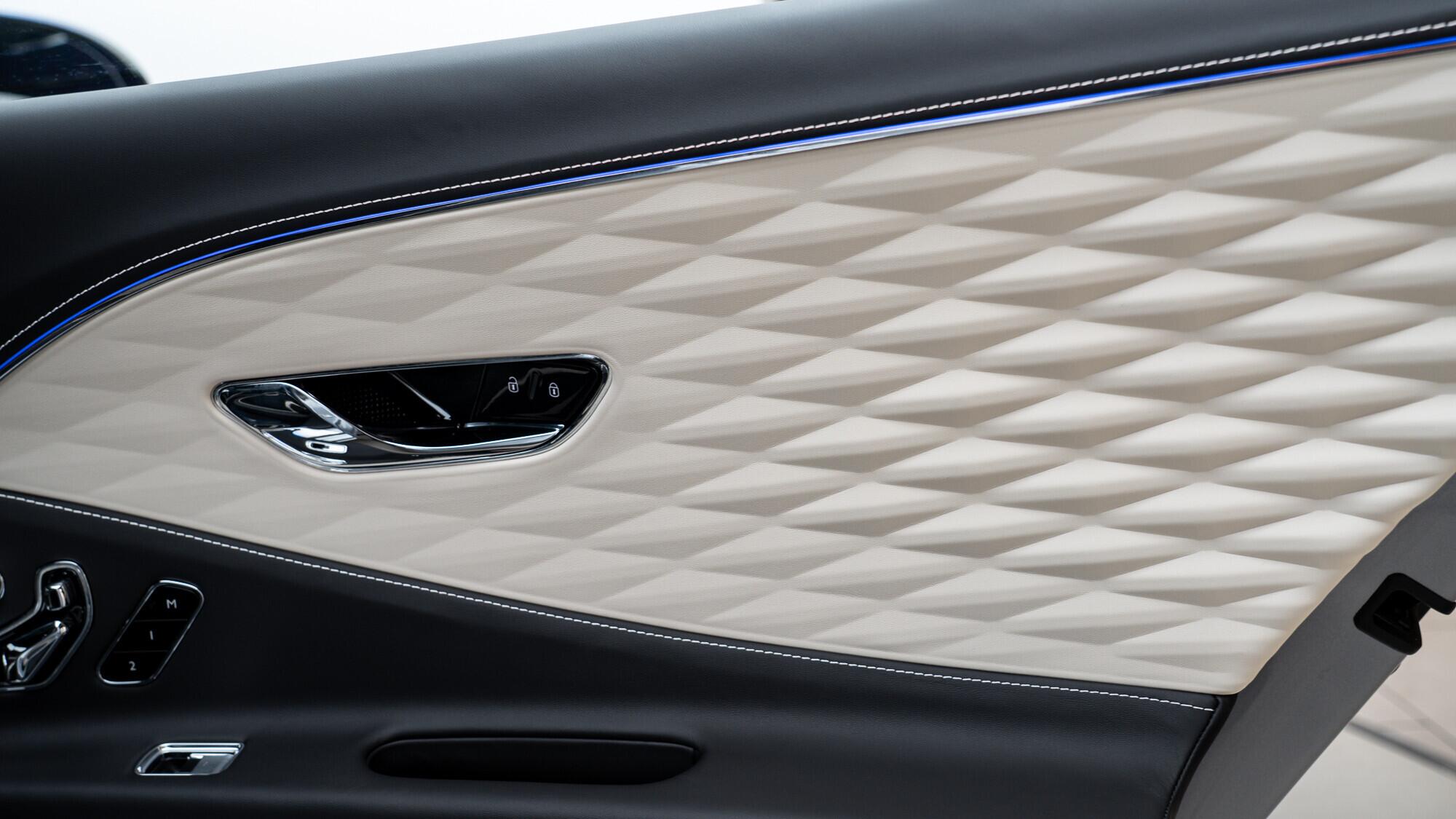 Bentley Flying Spur view 24