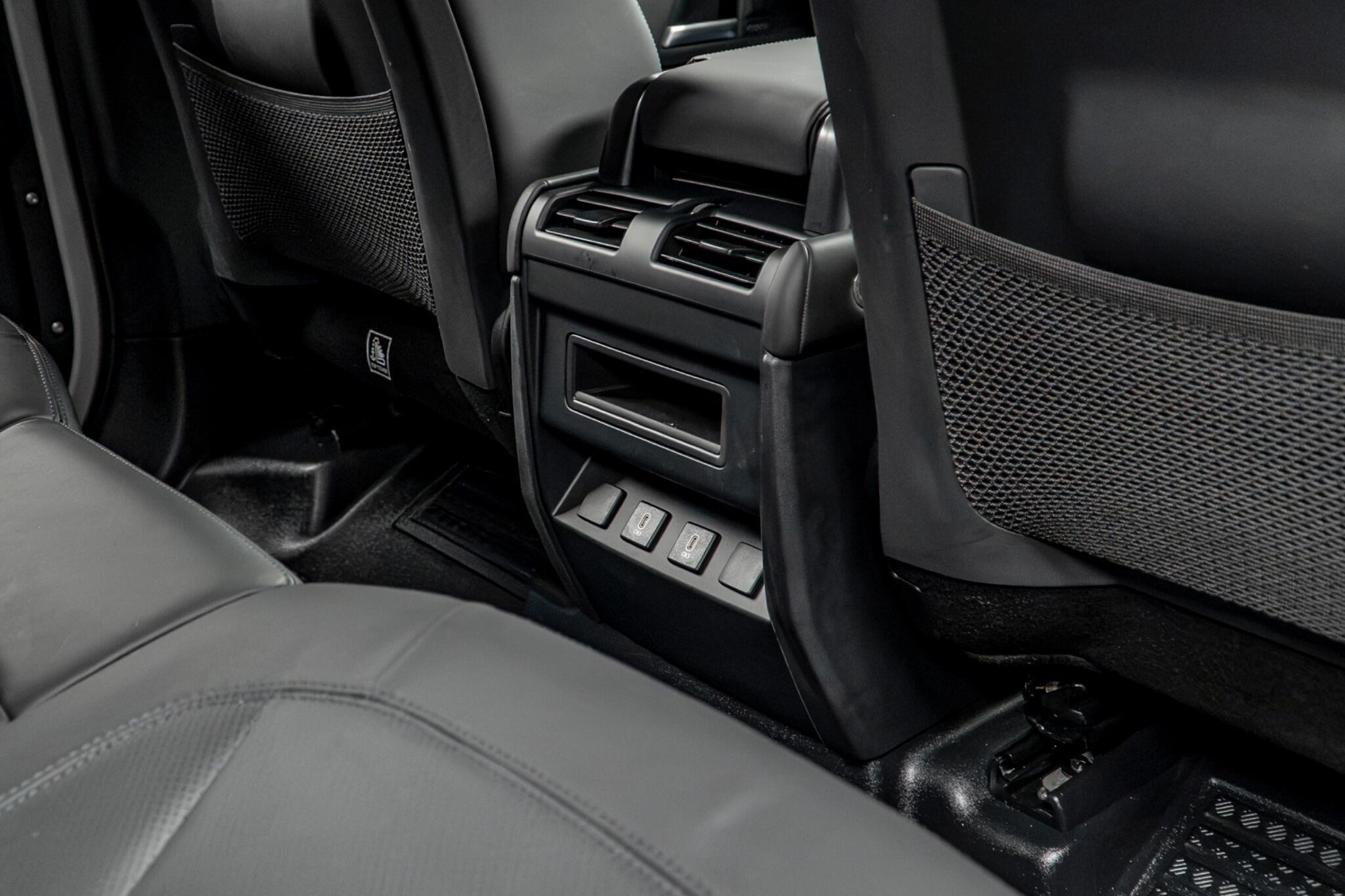 Land Rover Defender view 45