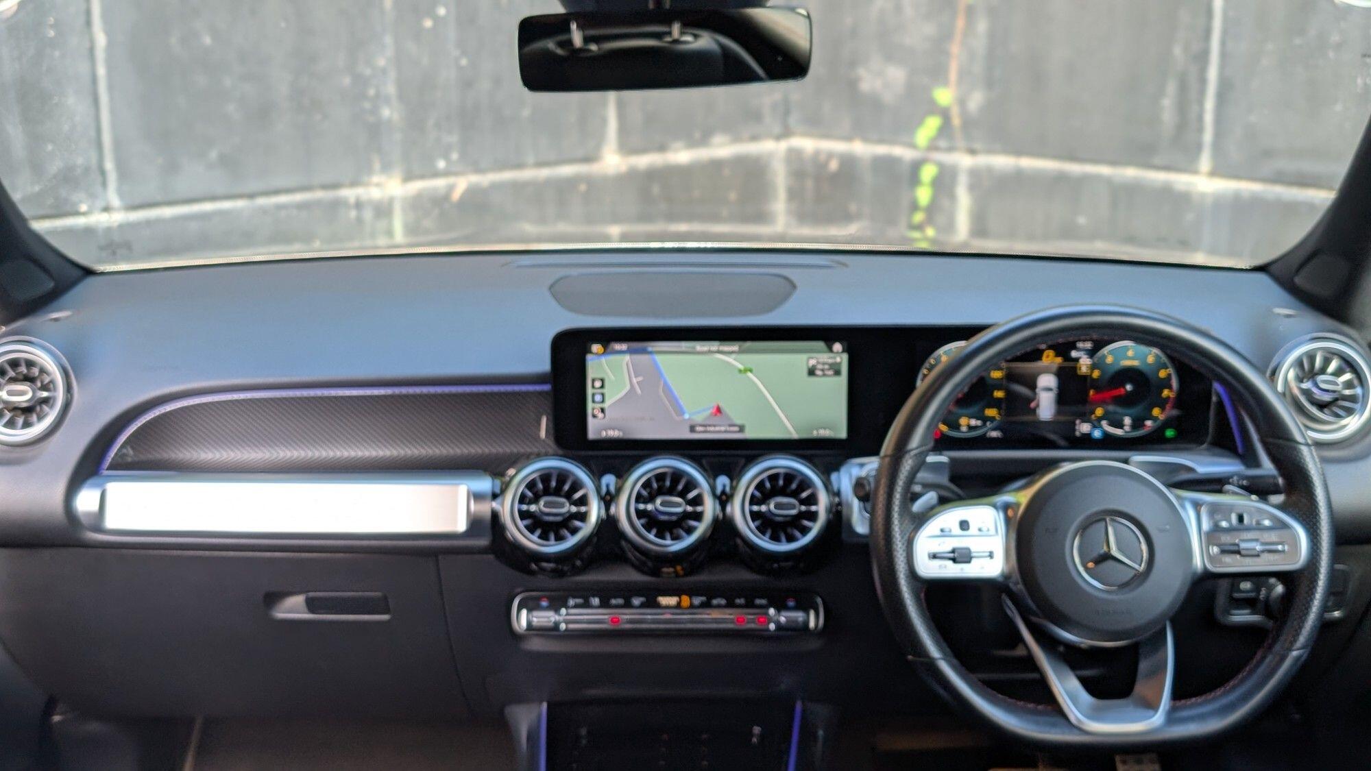 Mercedes-Benz GLB view 10