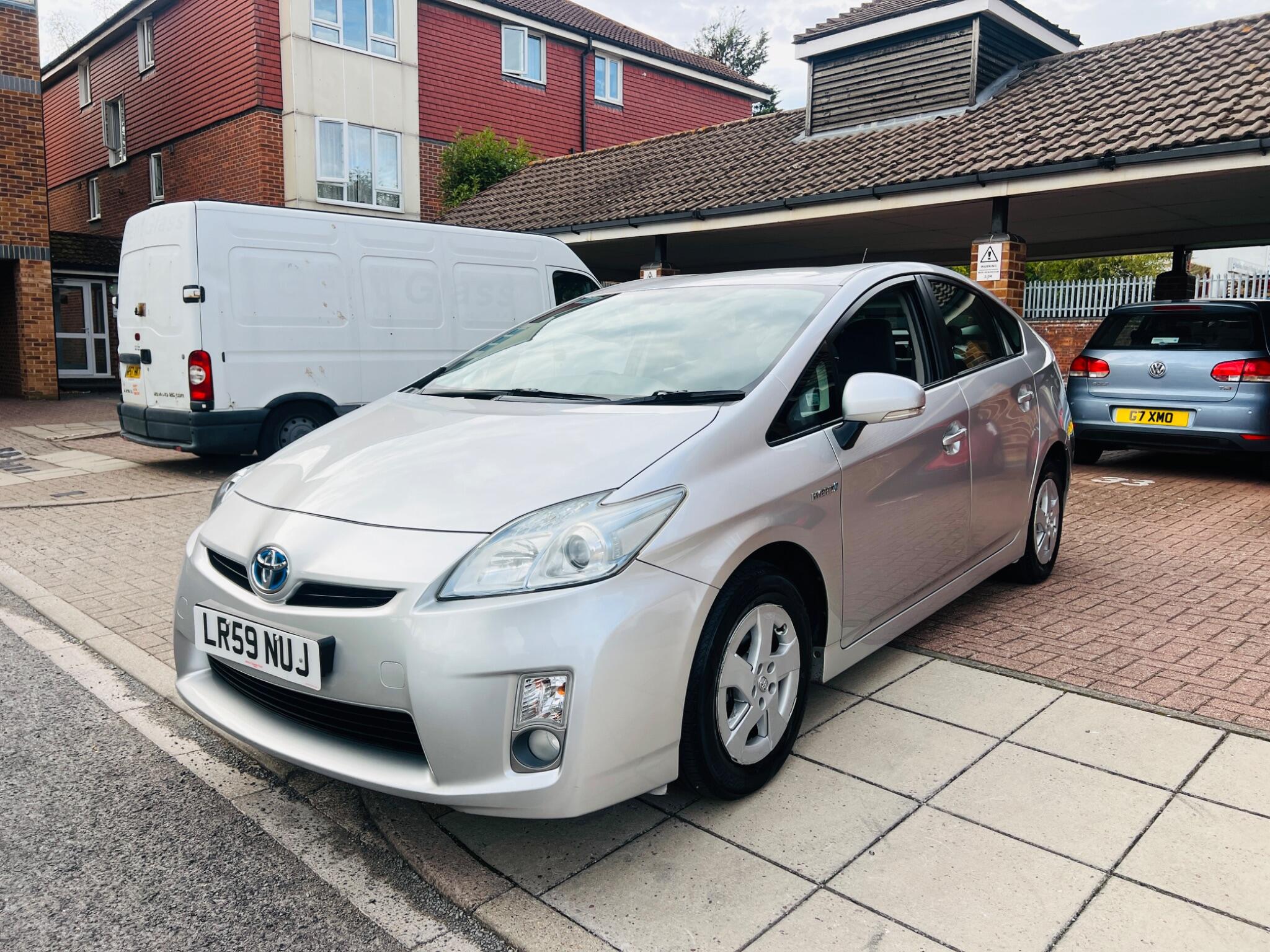 Toyota Prius view 13