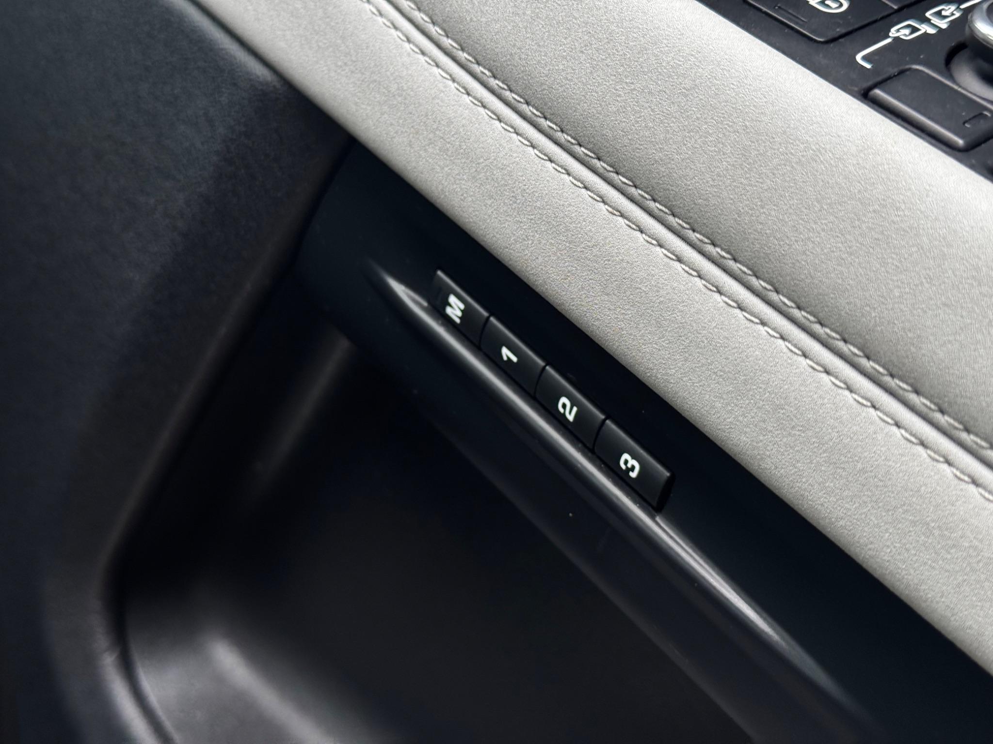 Land Rover Range Rover Evoque view 29