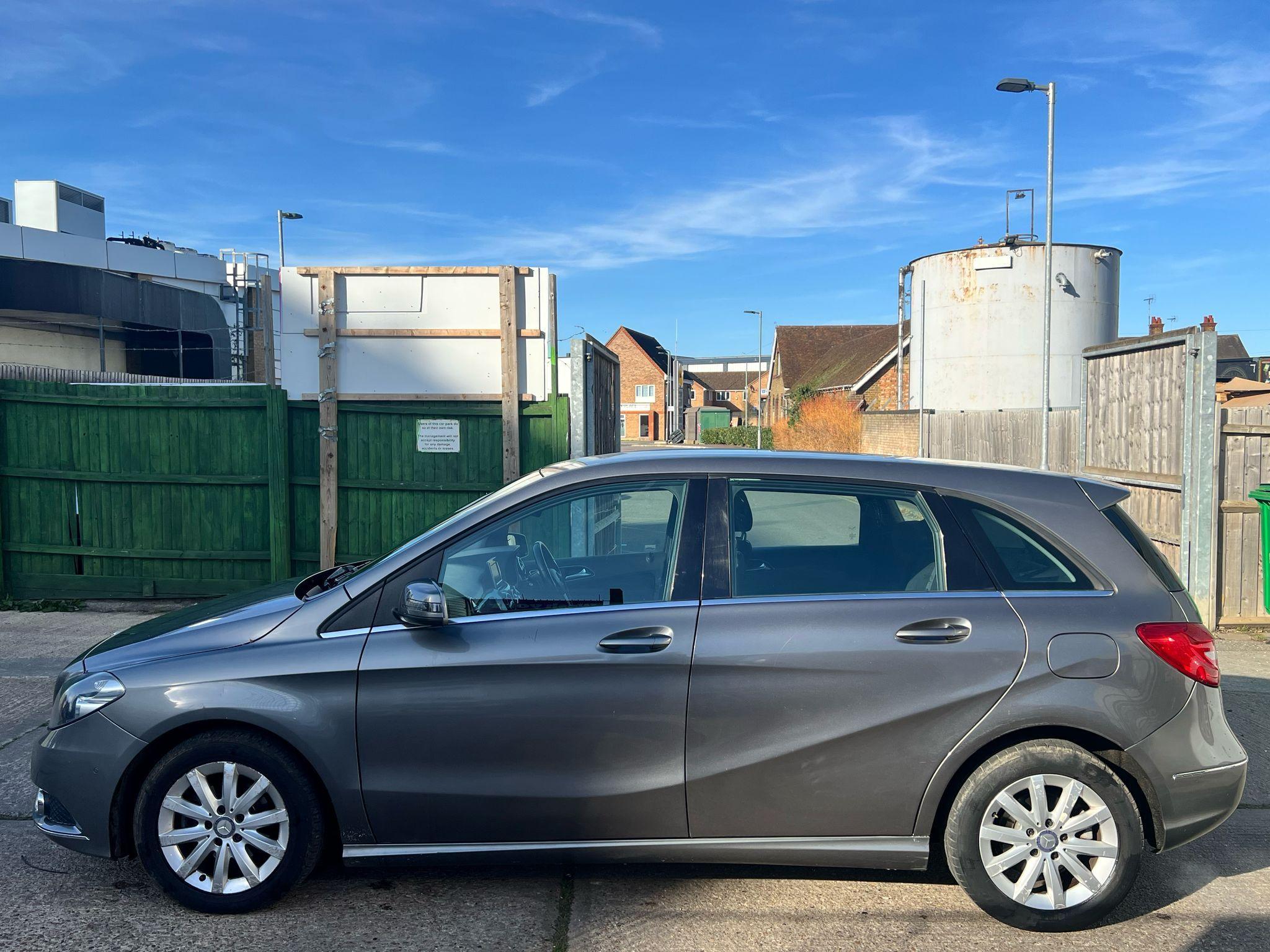 Mercedes-Benz B-Class view 11
