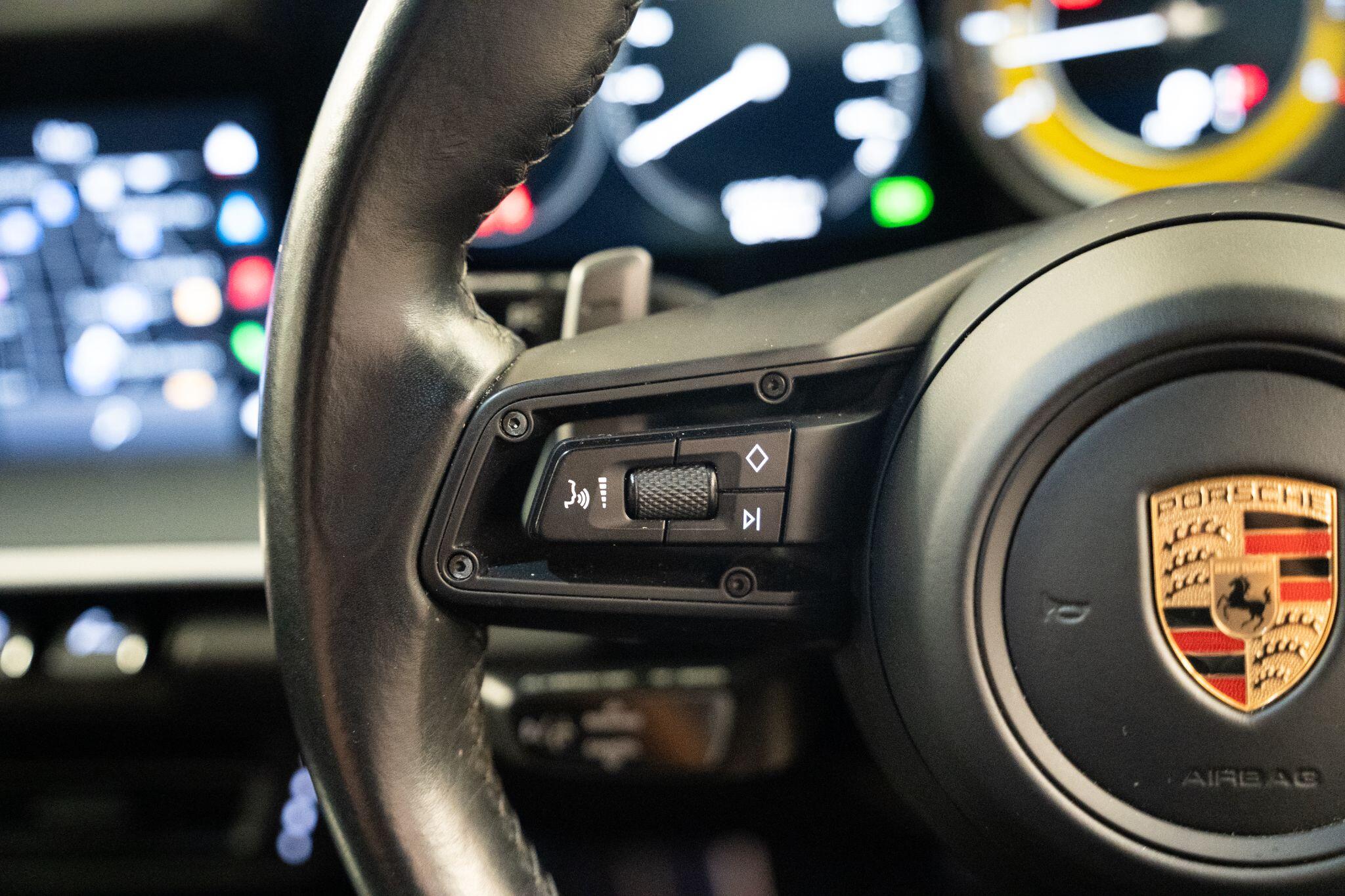 Porsche 911 view 36