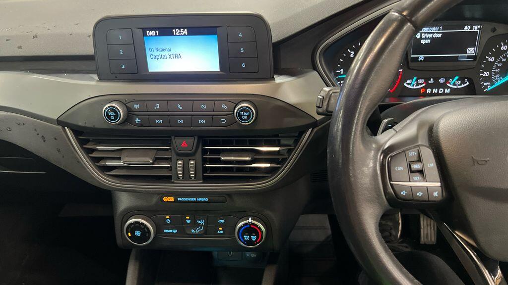 Ford Focus view 7
