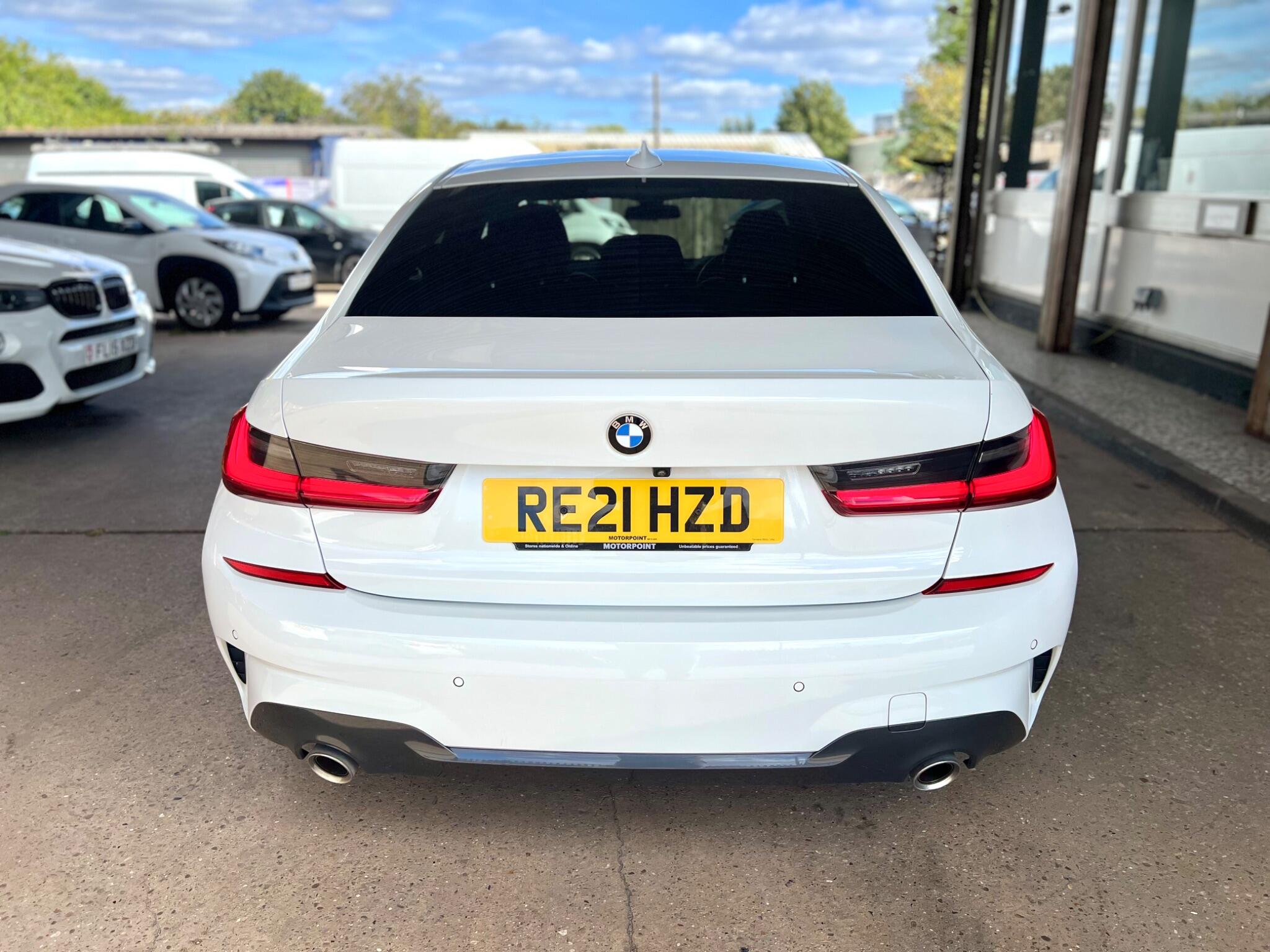 BMW 3 Series view 20