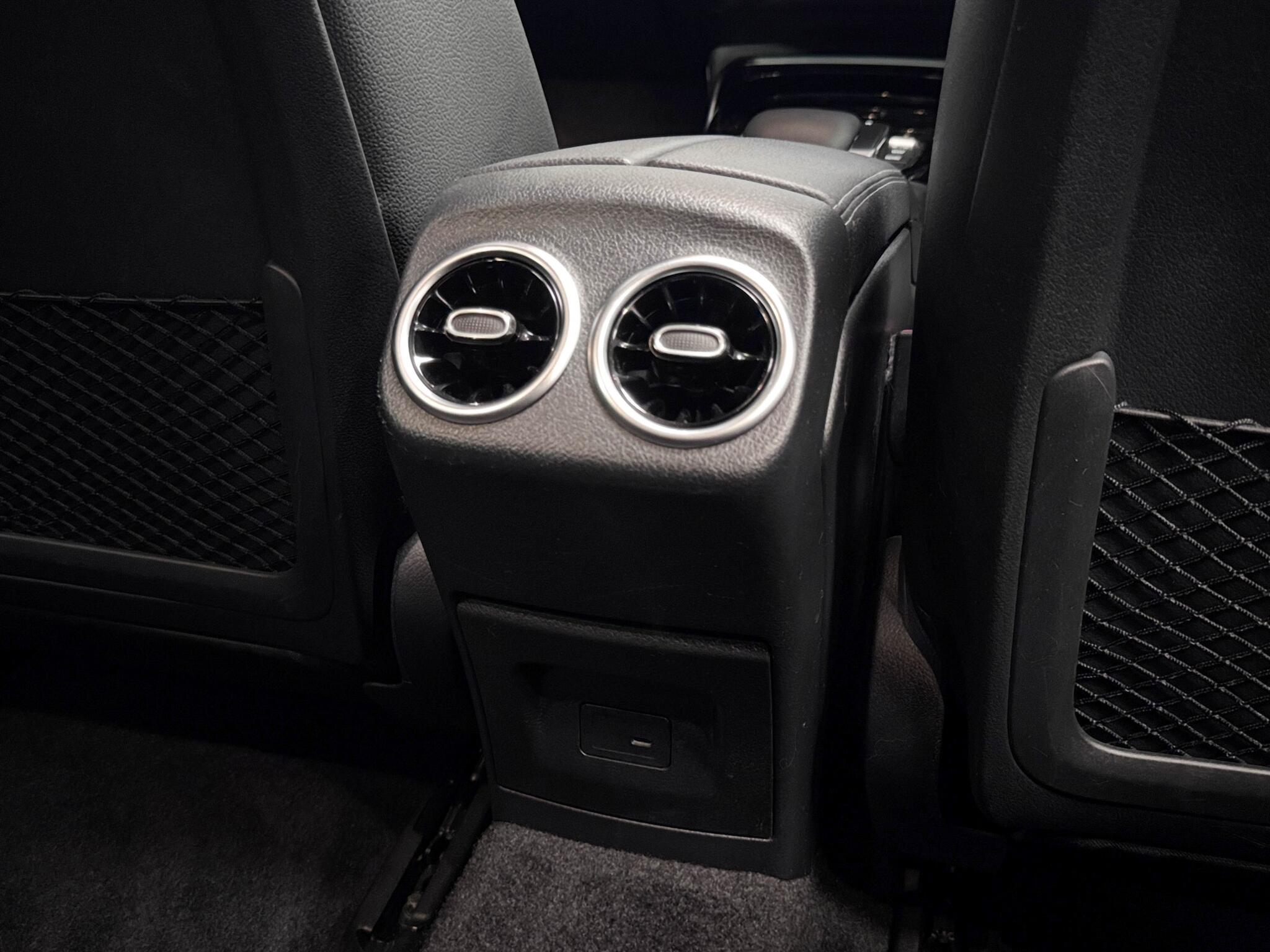 Mercedes-Benz Cla view 17