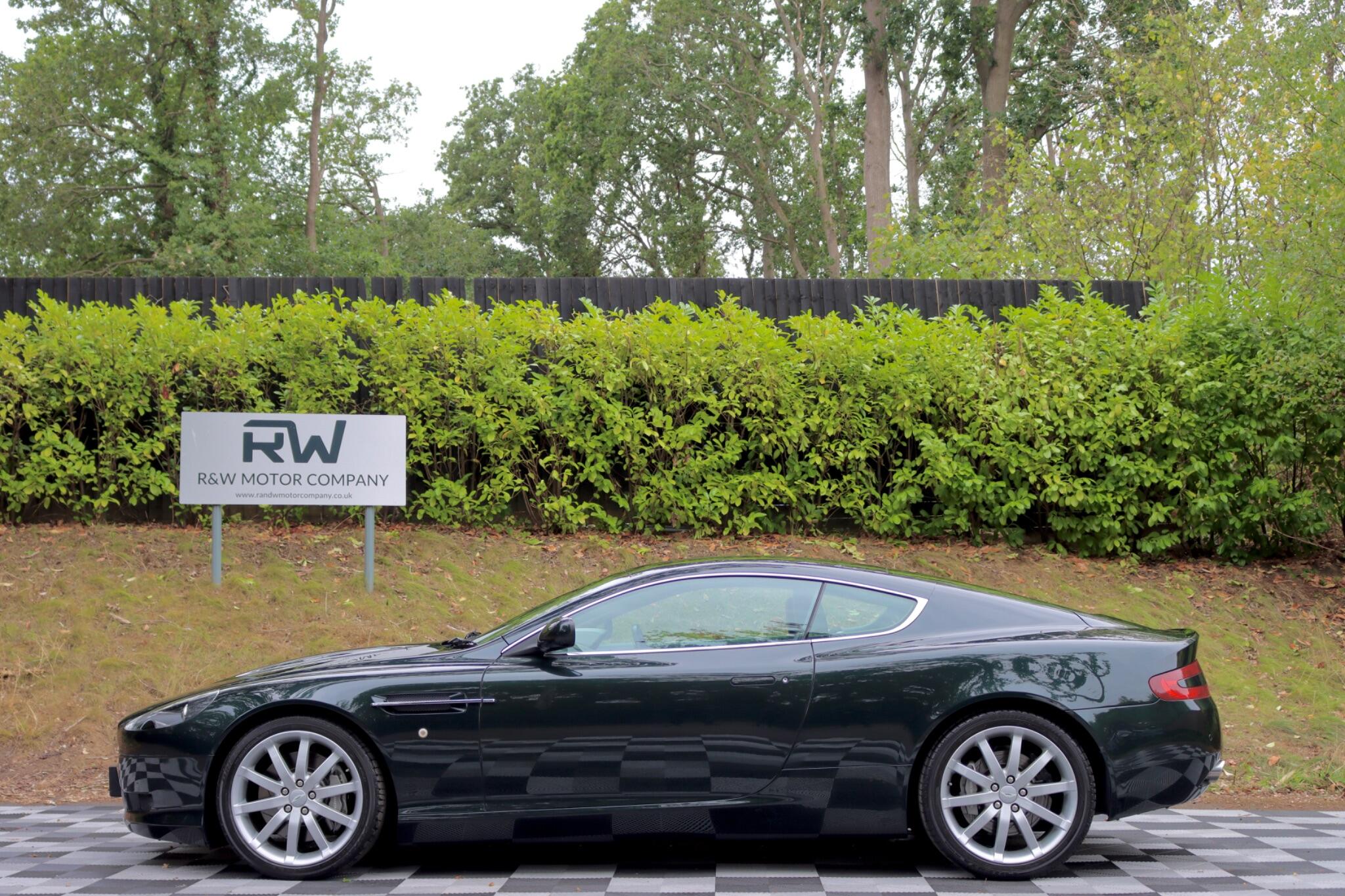 Aston Martin DB9 view 41