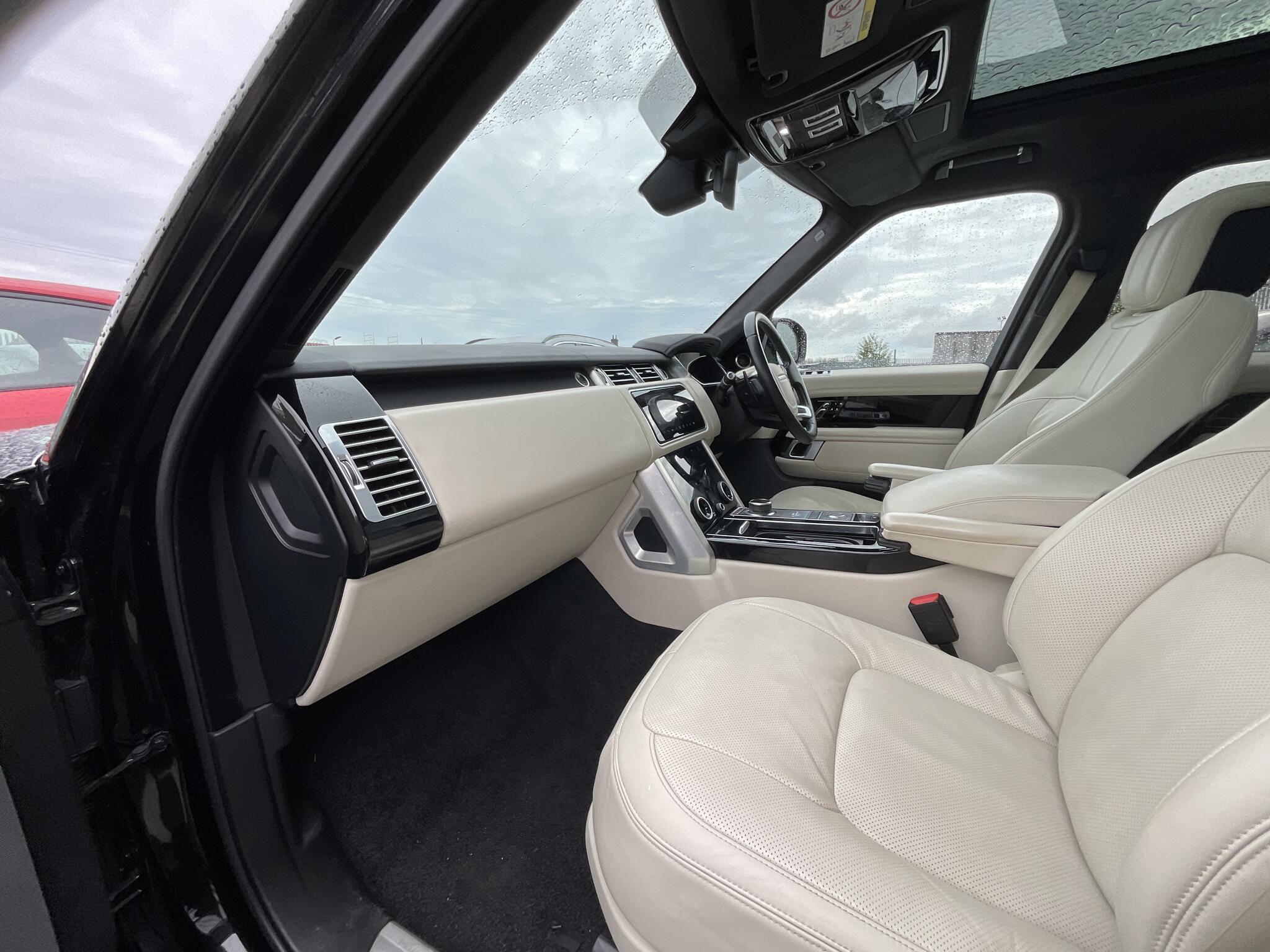 Land Rover Range Rover view 16