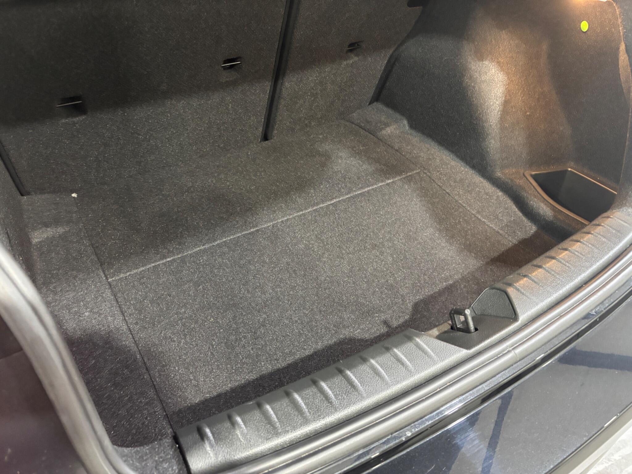 BMW 1 Series view 60