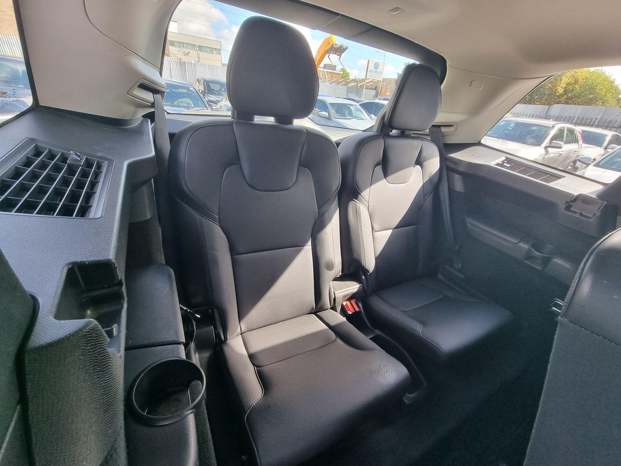 Volvo XC90 view 21