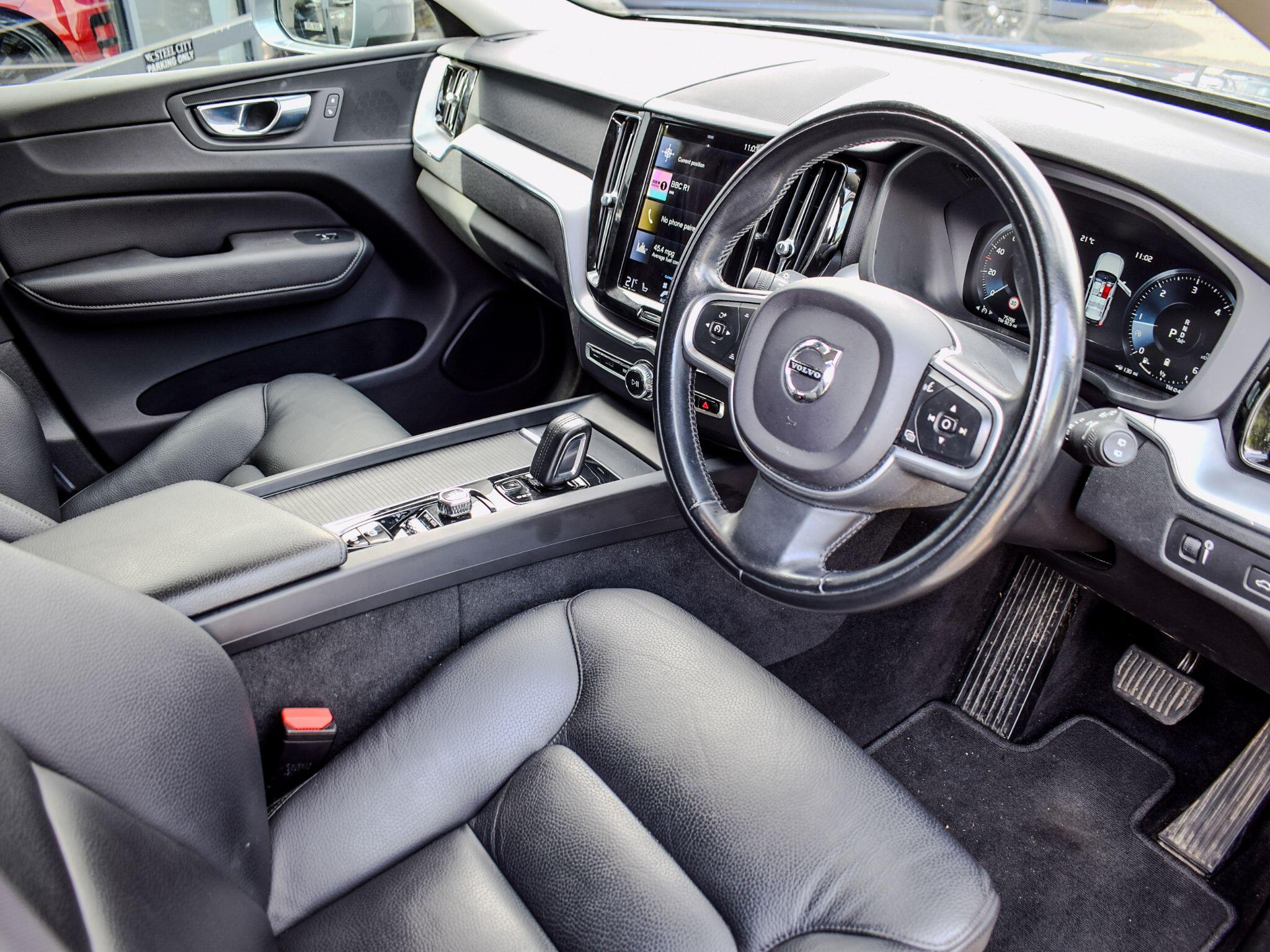 Volvo XC60 view 8