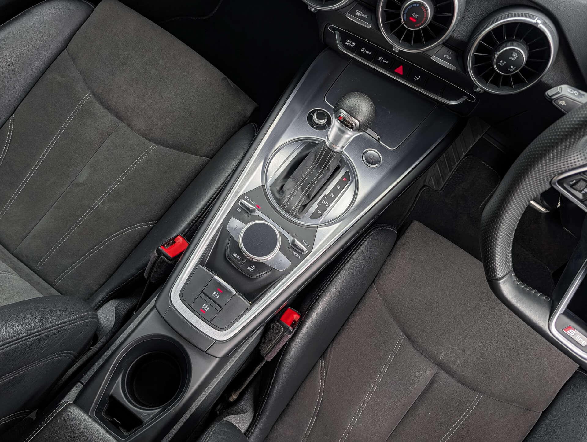 Audi TT view 36
