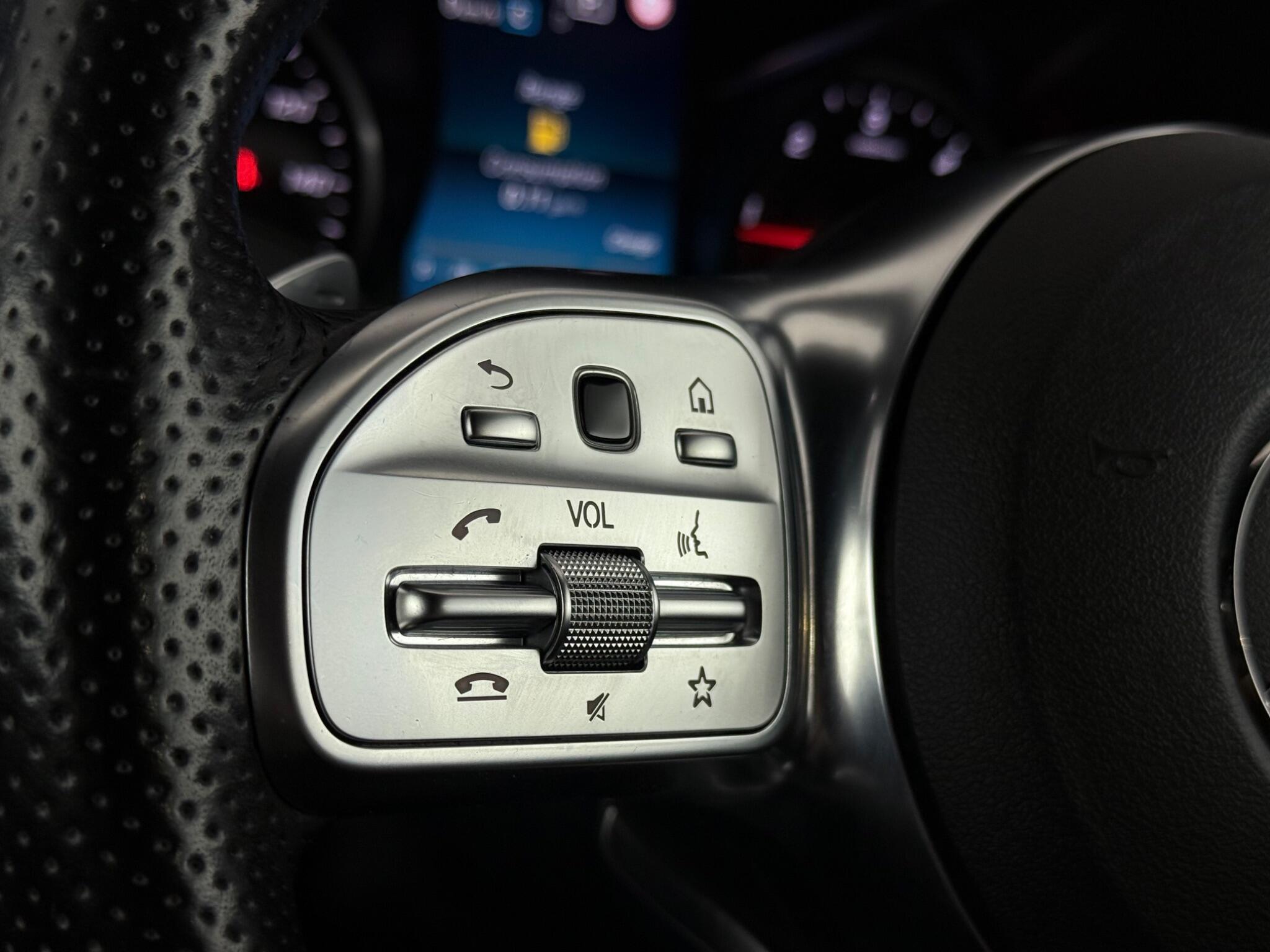 Mercedes-Benz C-Class view 13