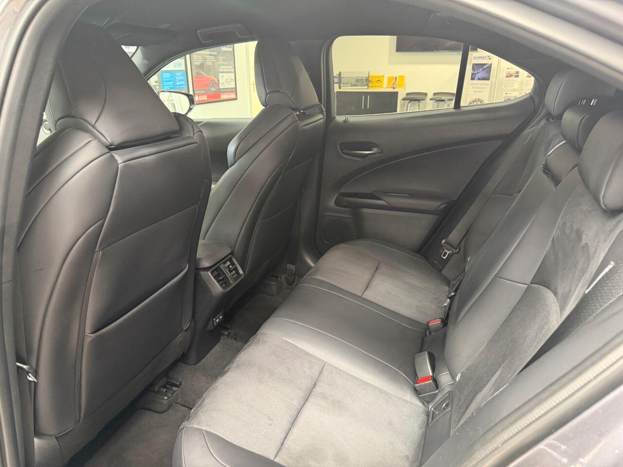 Lexus Ux view 13
