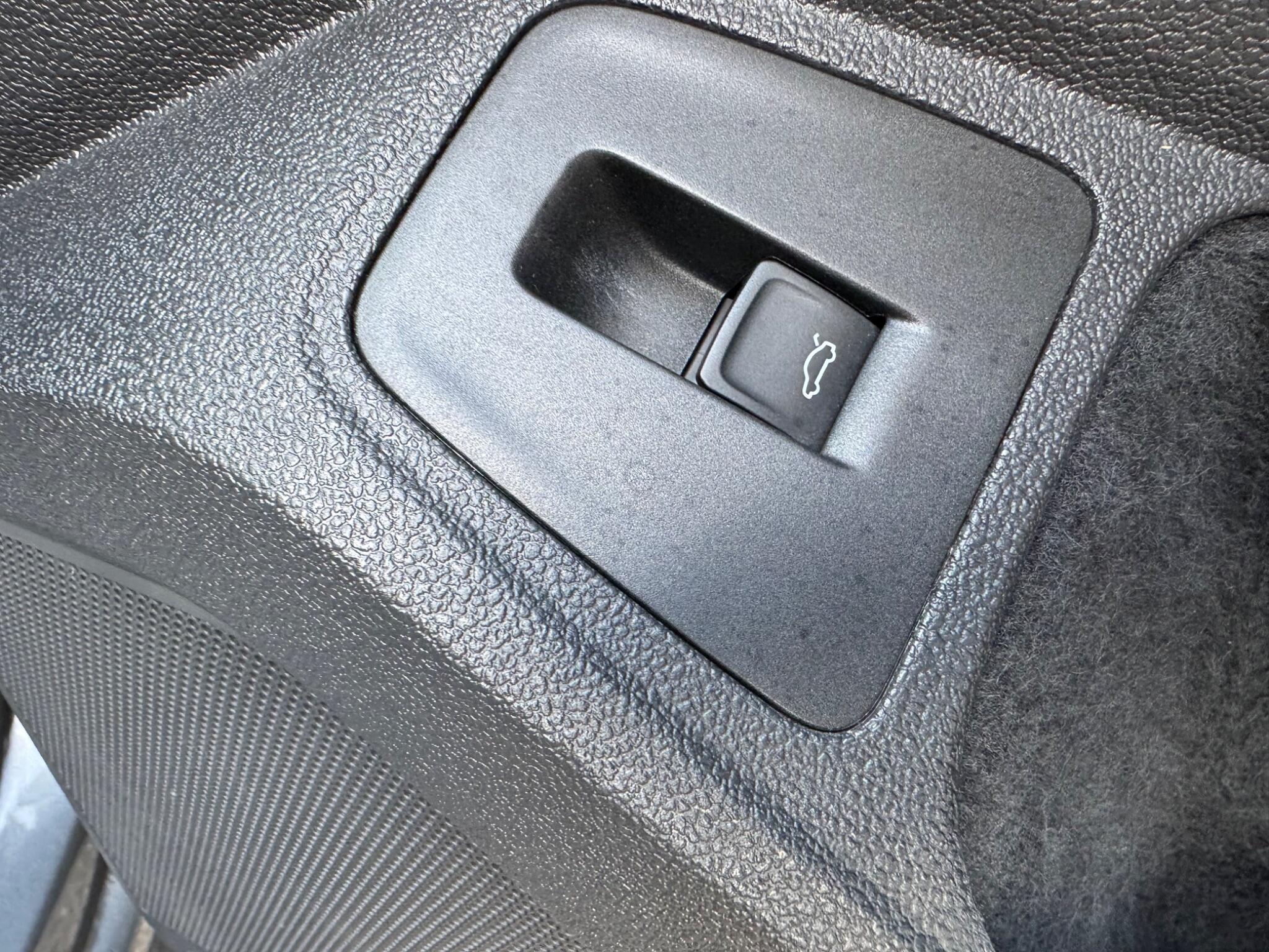 Volkswagen Tiguan view 28