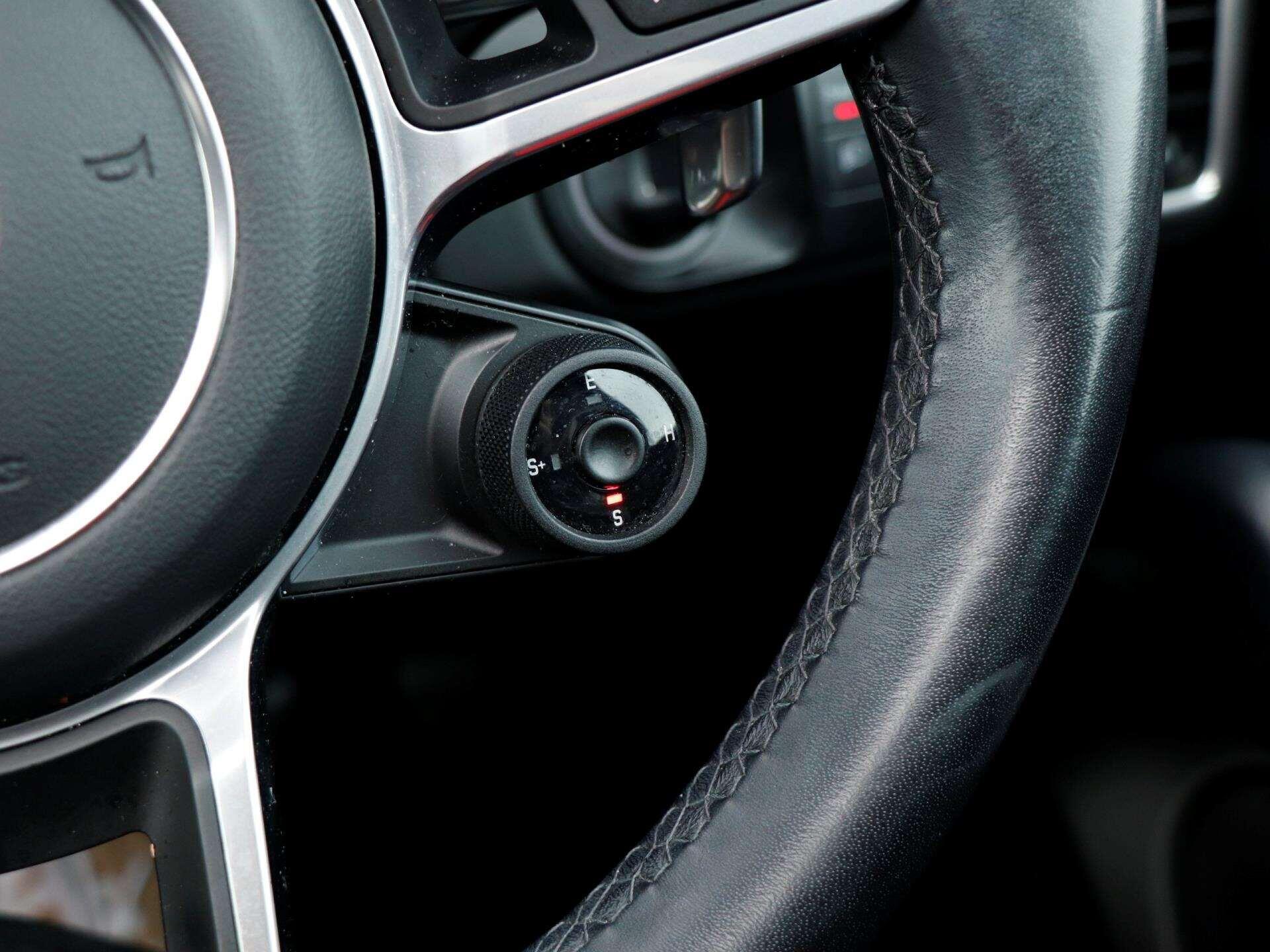 Porsche Cayenne view 21