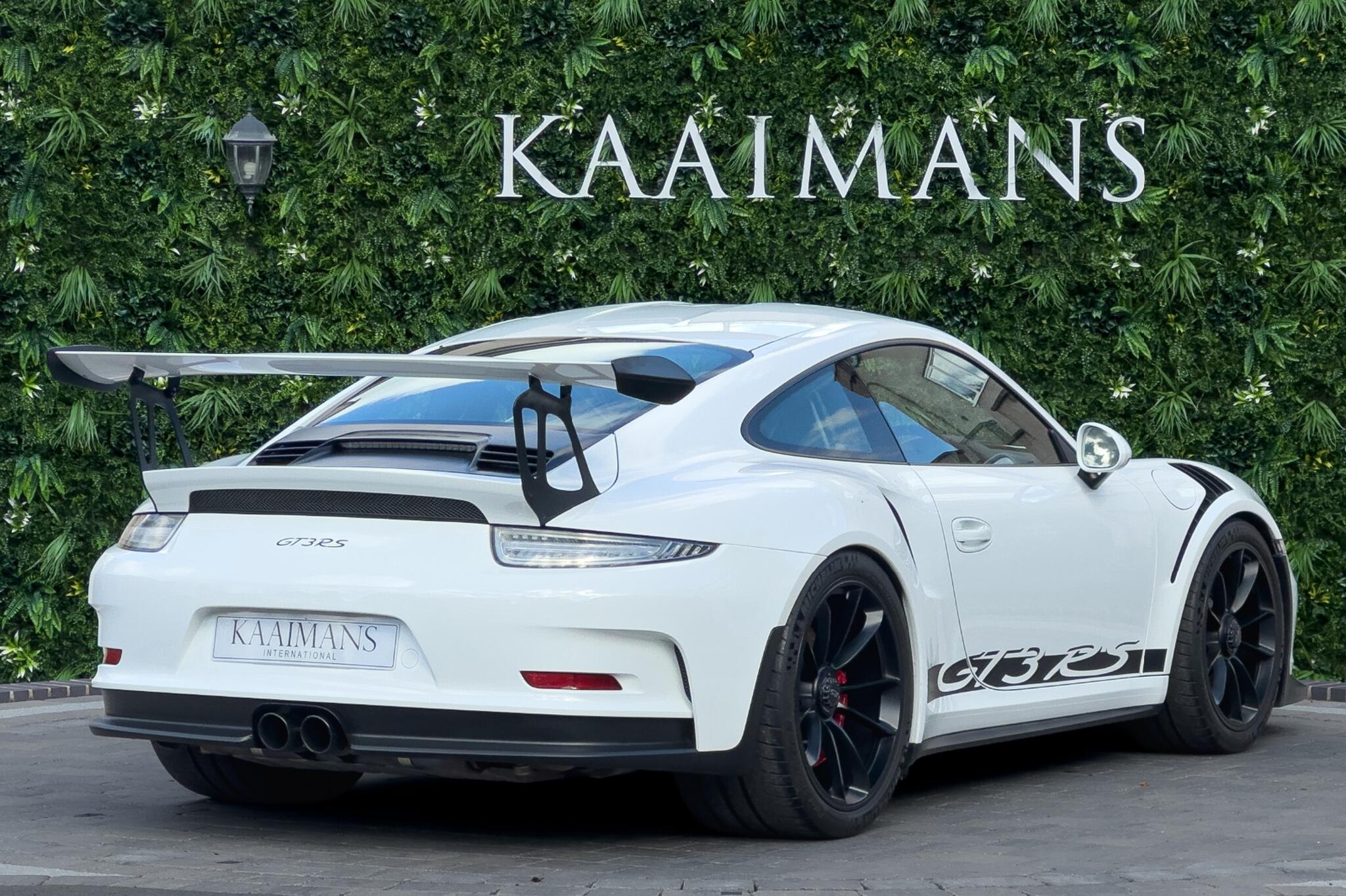 Porsche 911 view 4