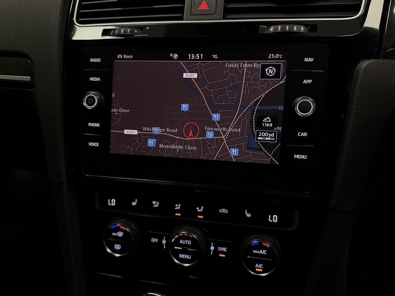 Volkswagen Golf view 19