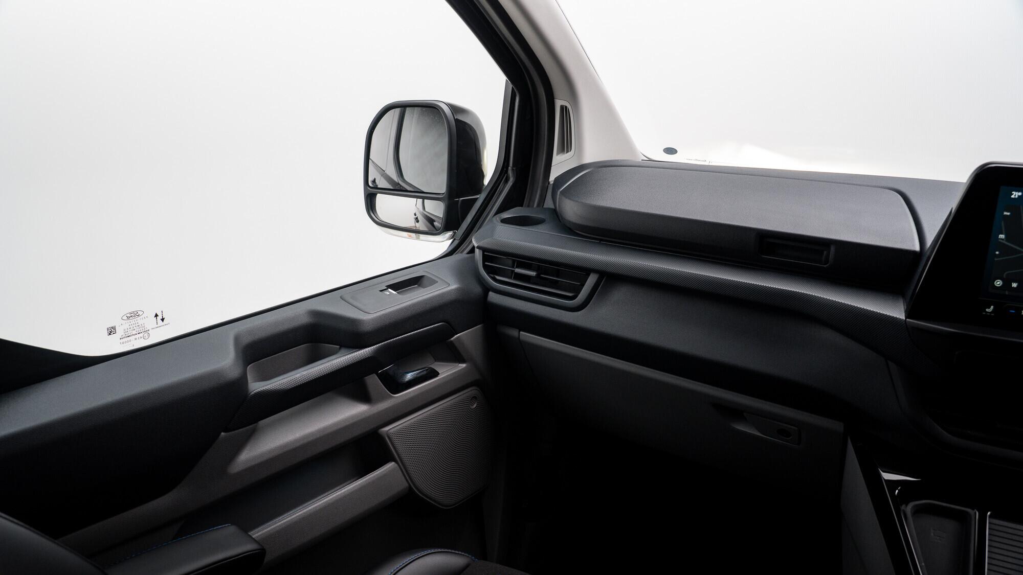 Ford Transit Custom view 30