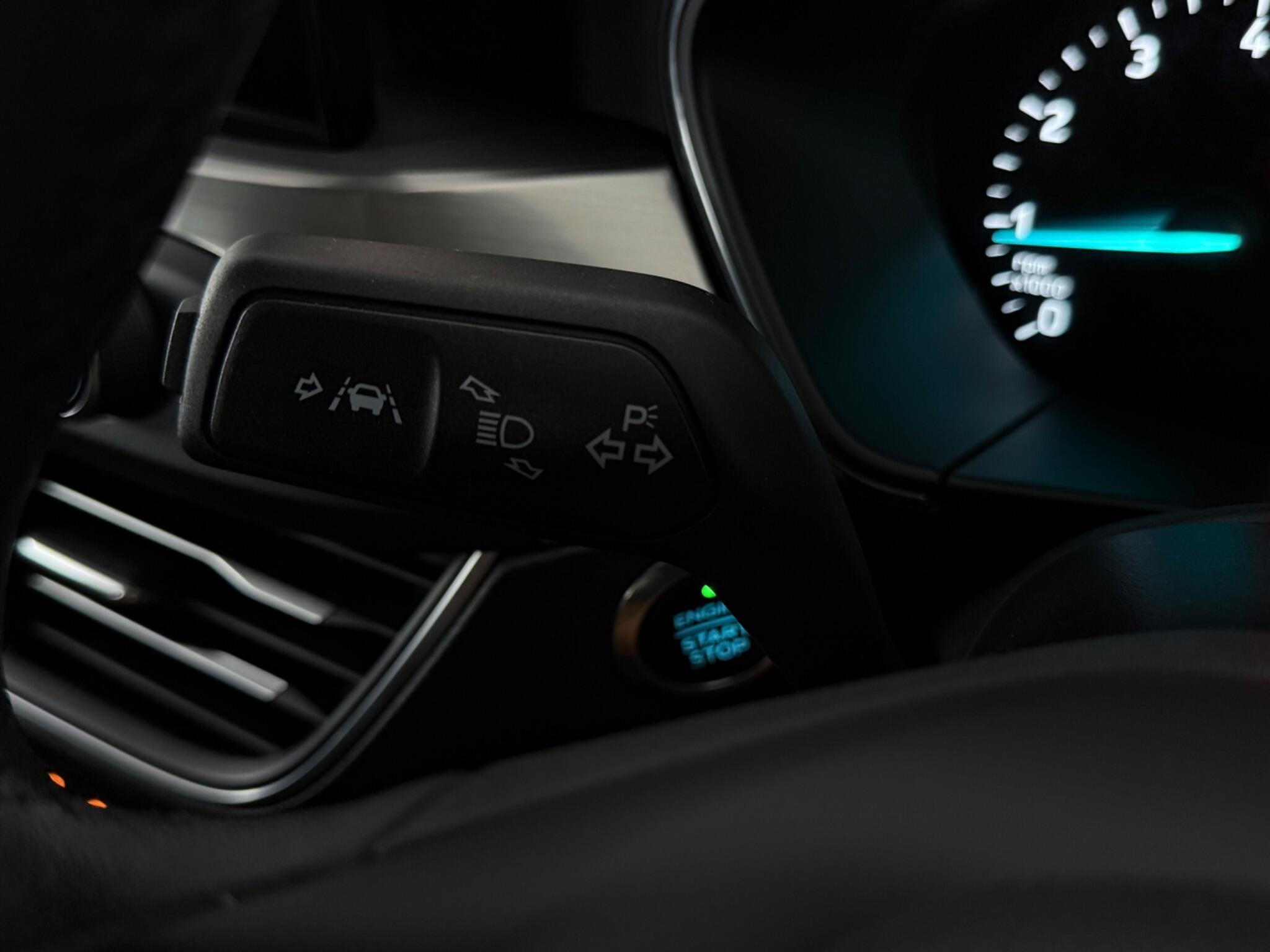 Ford Focus view 18