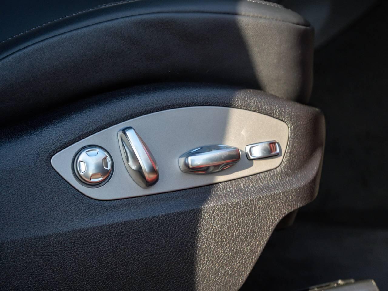 Porsche Macan view 60