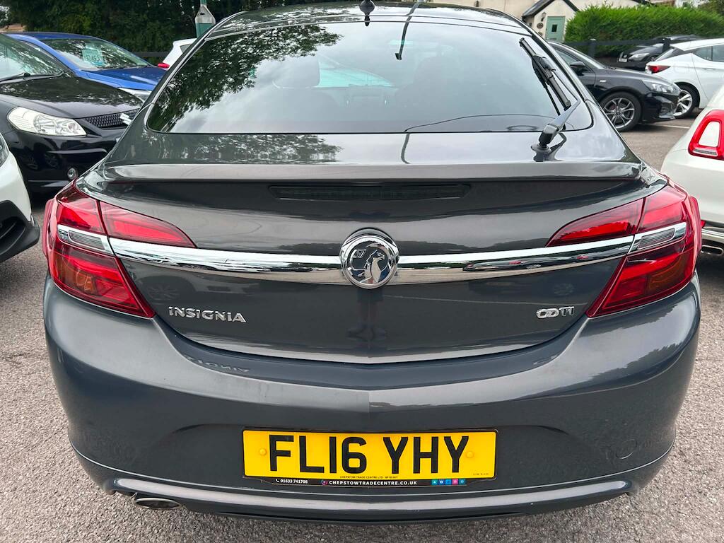 Vauxhall Insignia view 3