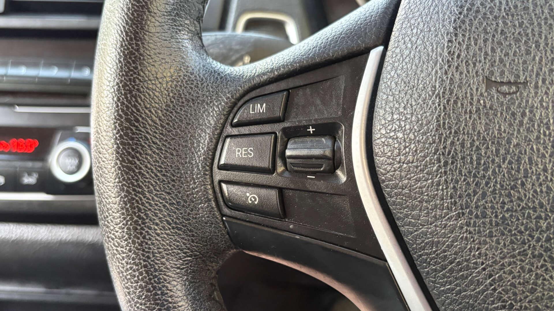 BMW 1 Series view 17