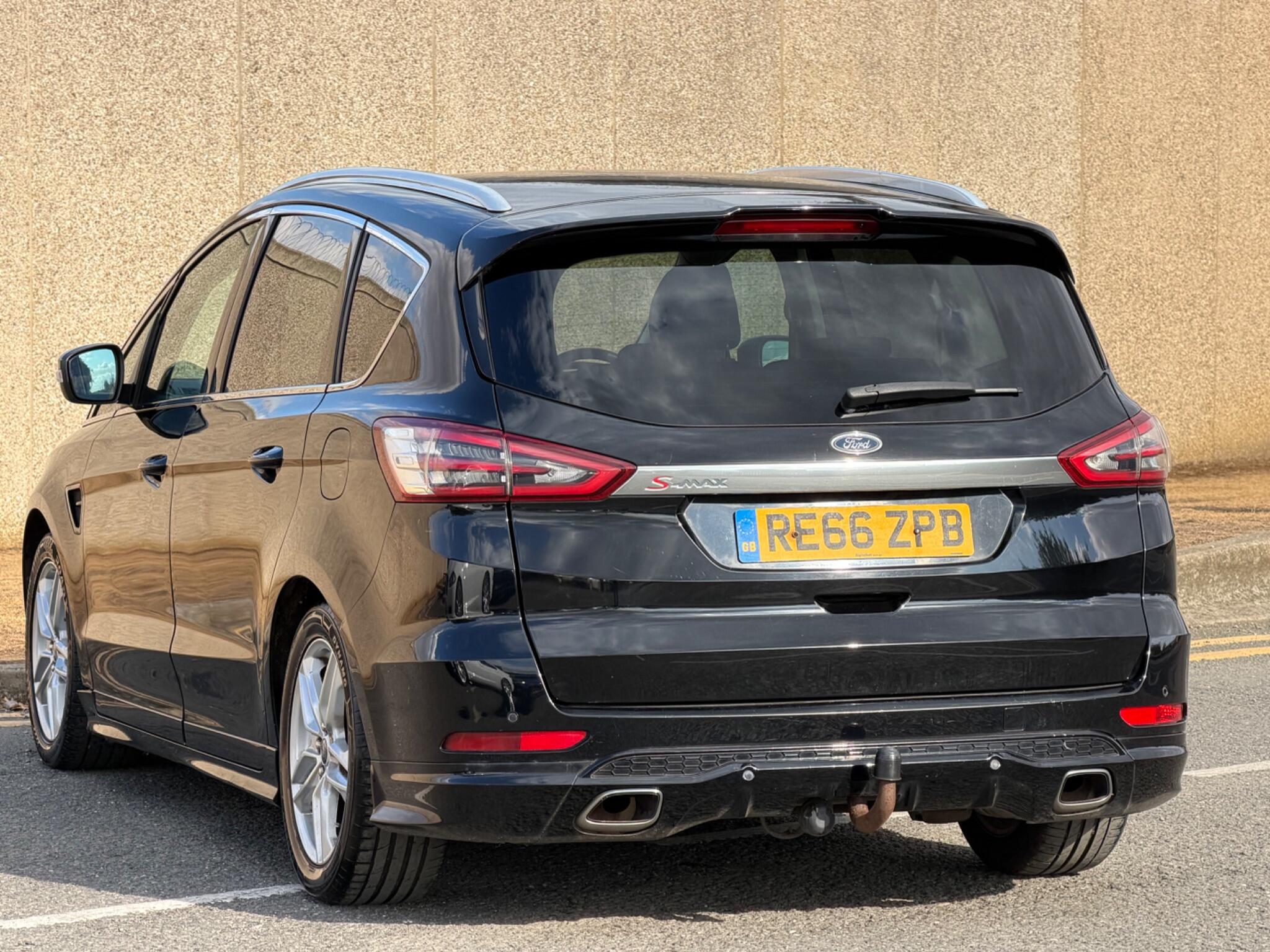 Ford S-Max view 8