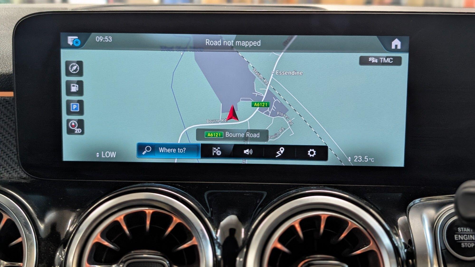 Mercedes-Benz GLB view 17