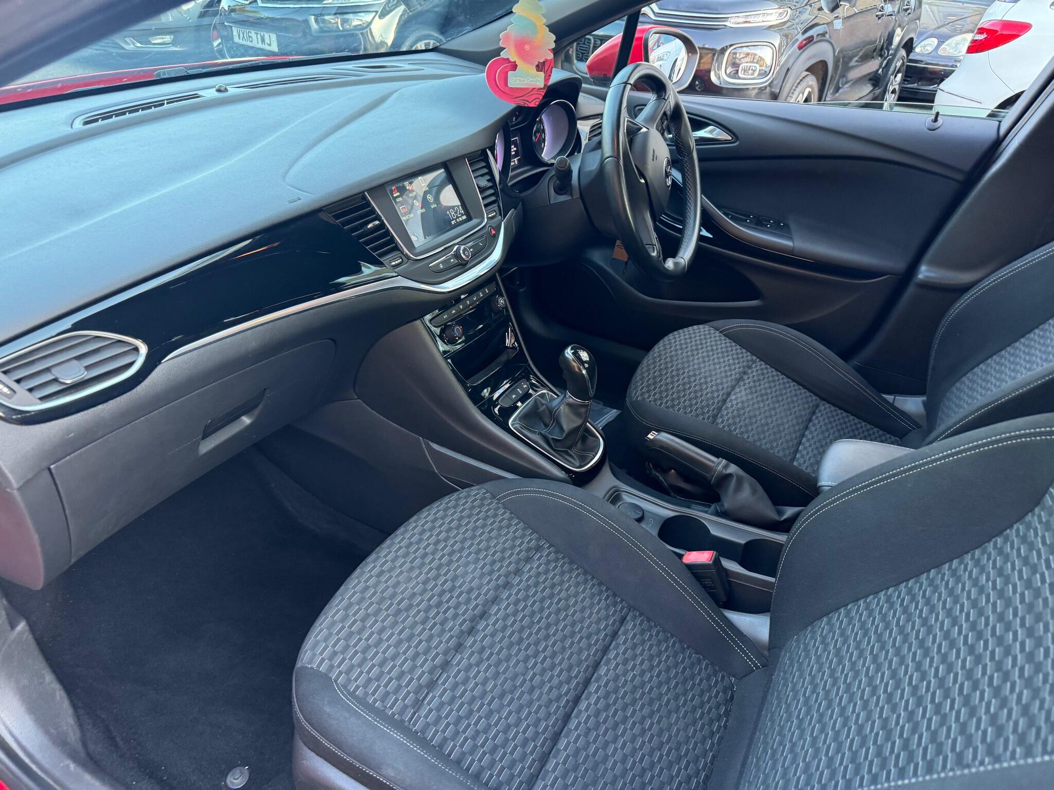 Vauxhall Astra view 25