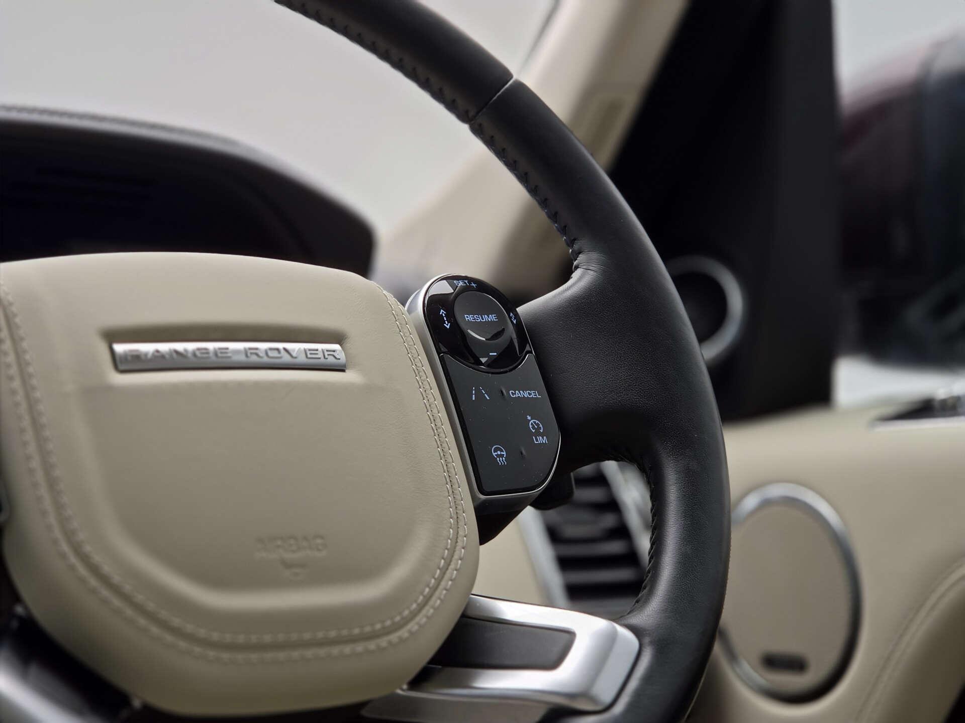 Land Rover Range Rover view 24