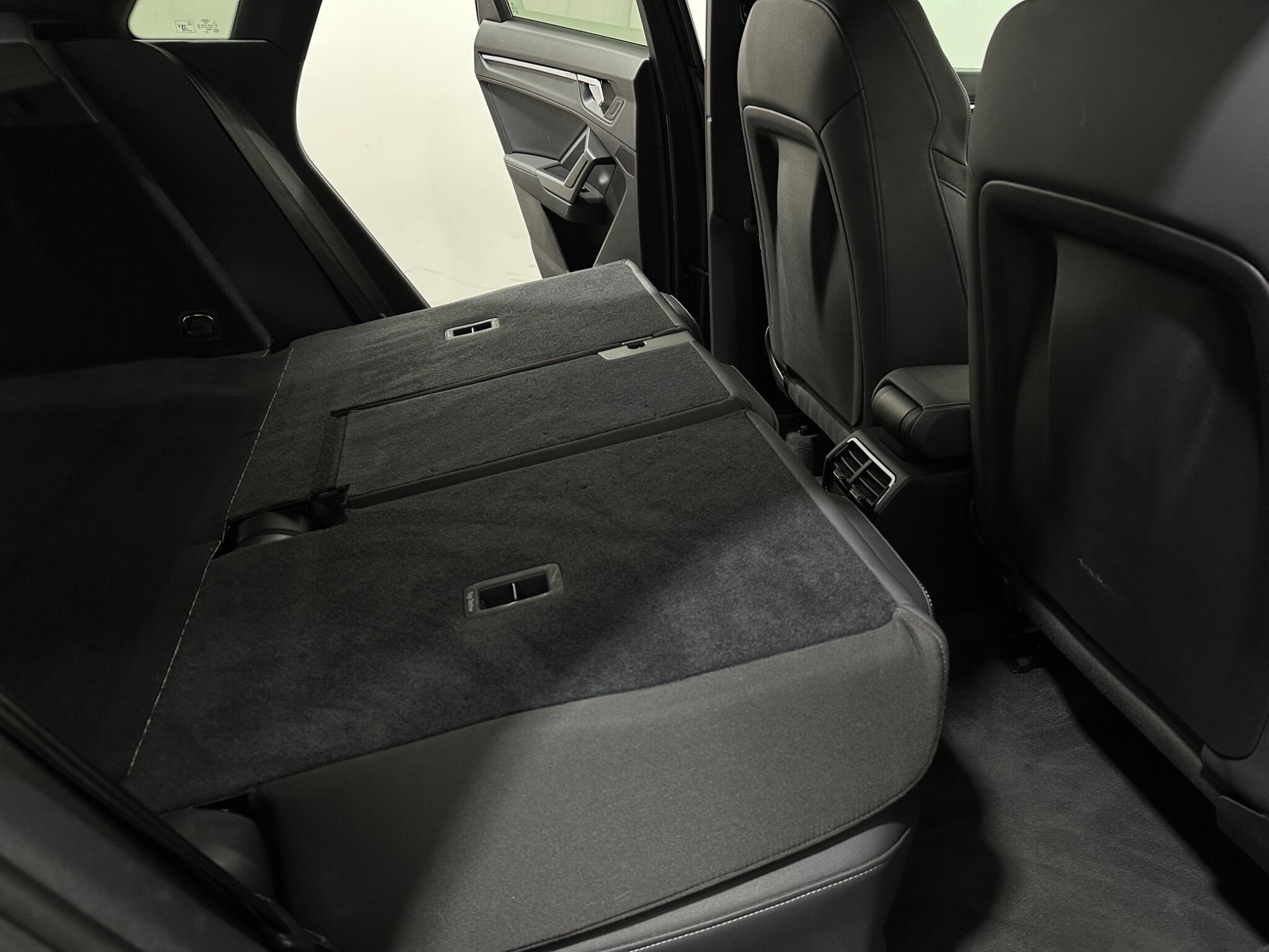 Audi Q3 view 45
