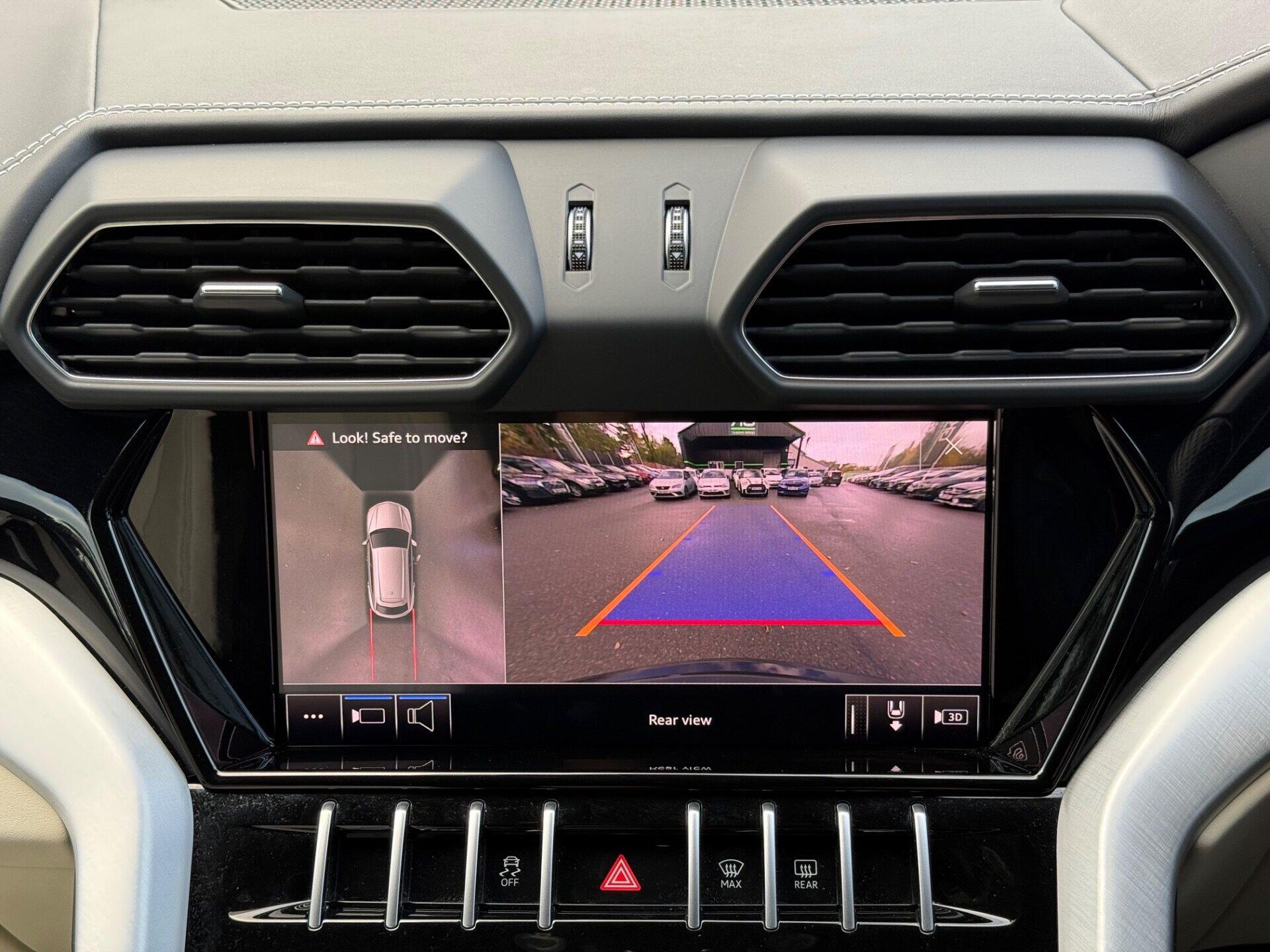 Lamborghini Urus view 47