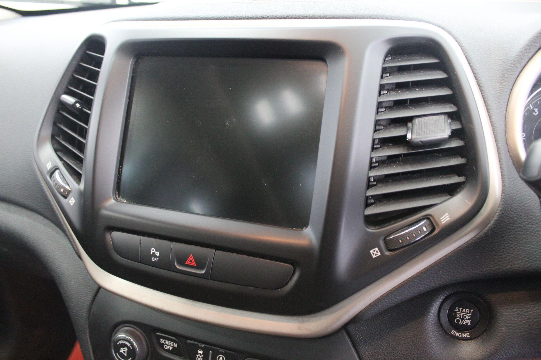 Jeep Cherokee view 42