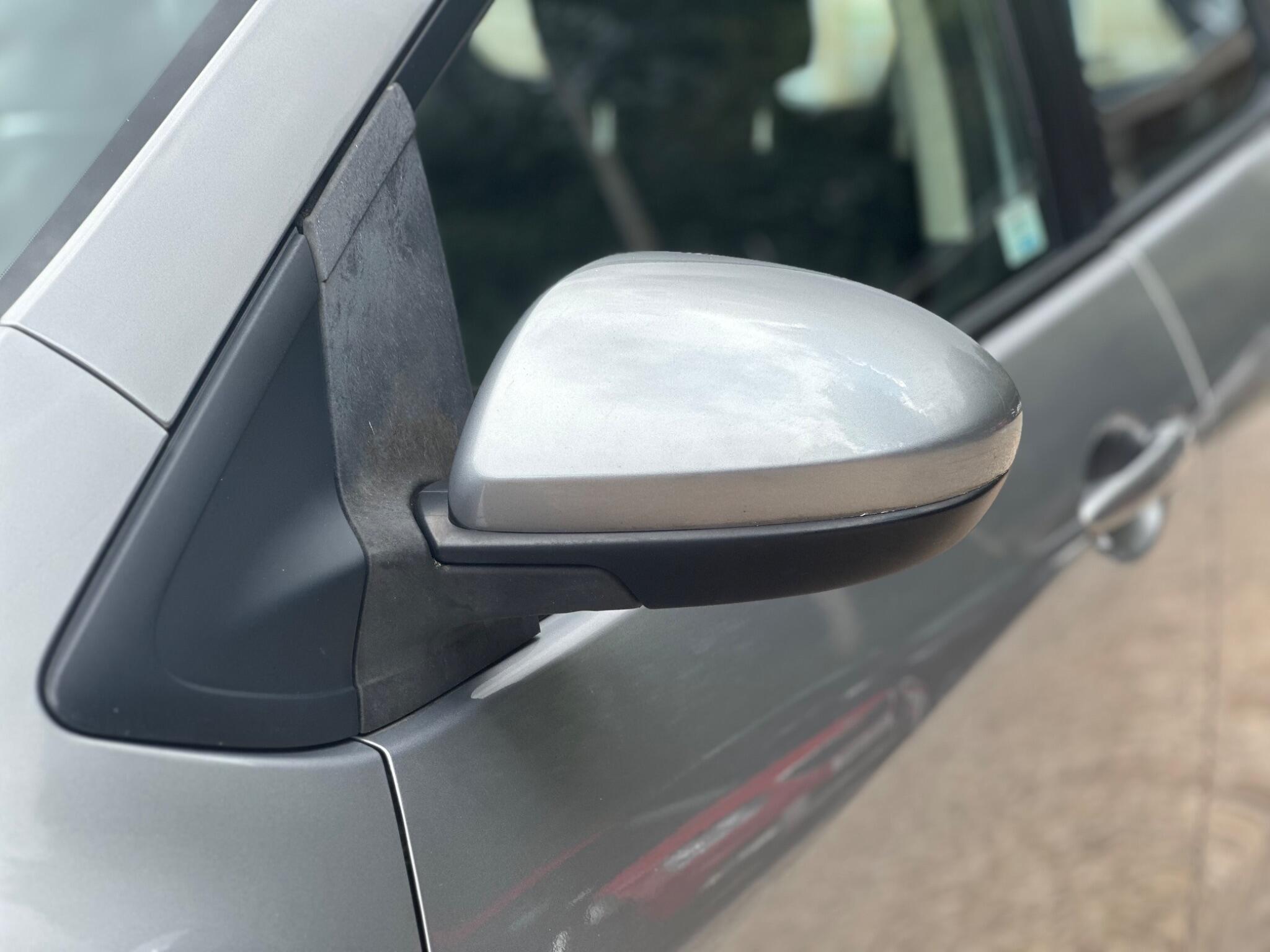 Mazda Mazda2 view 21