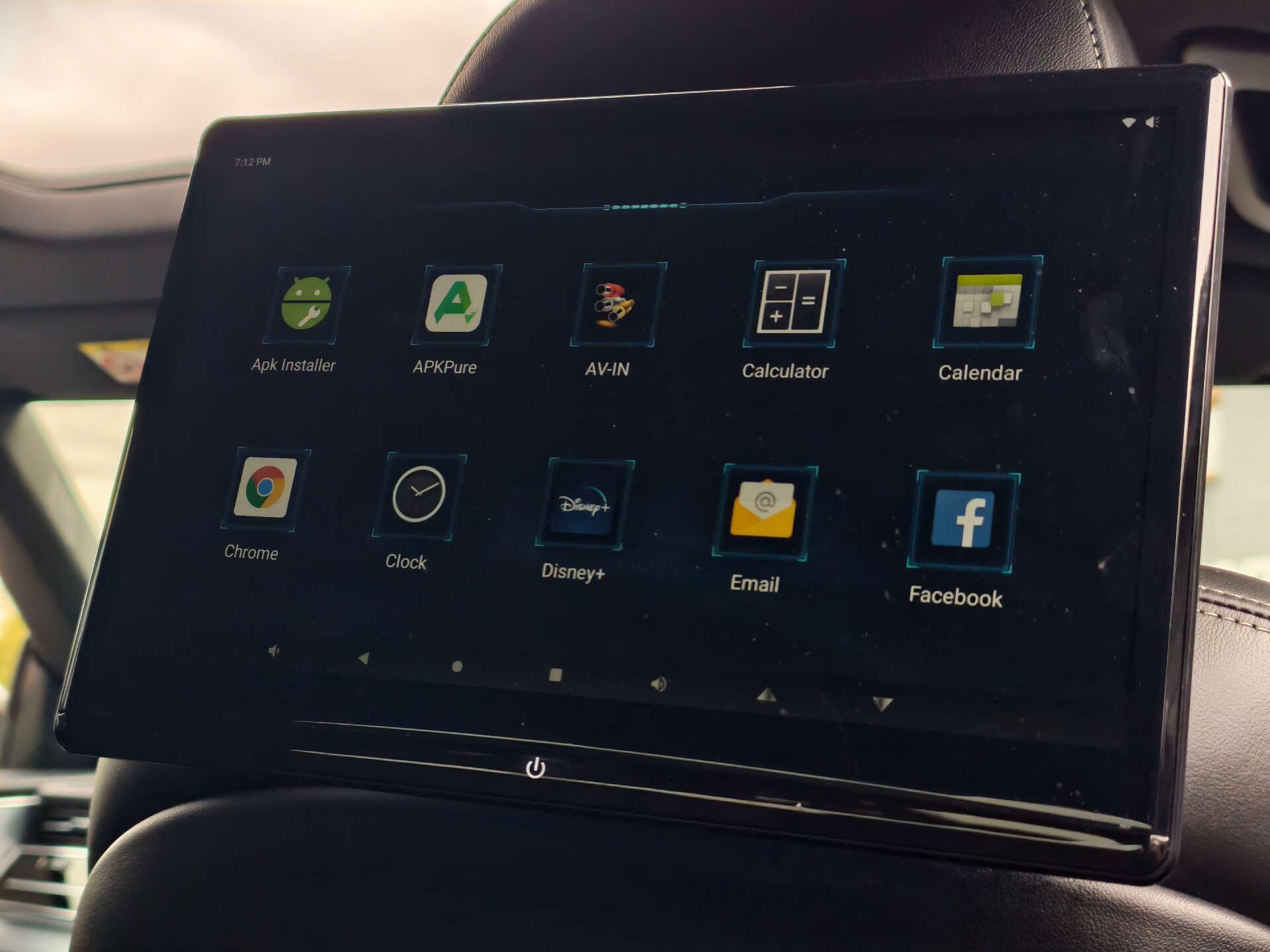 Audi Q8 view 43