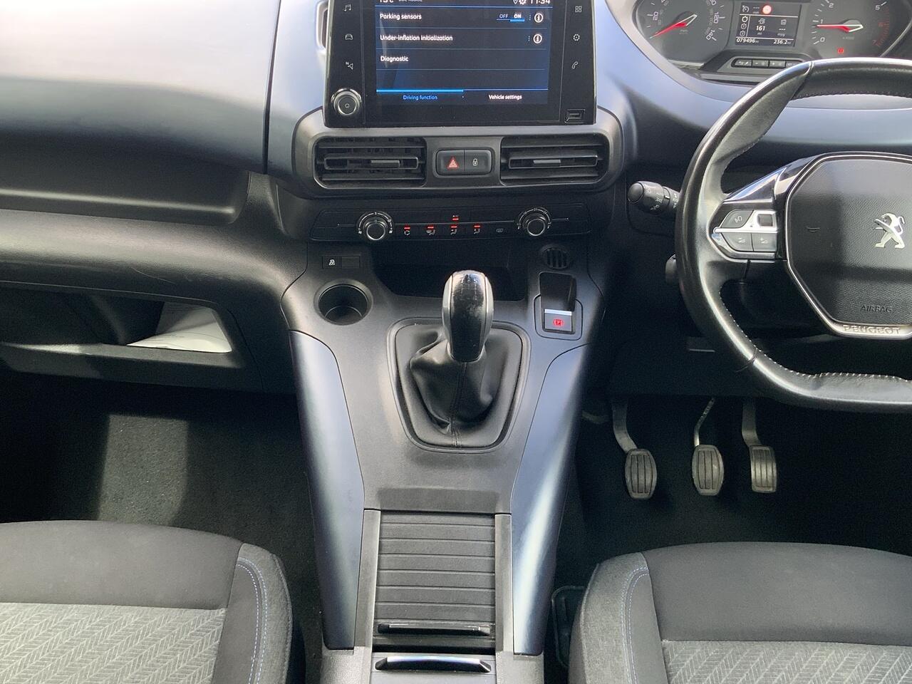 Peugeot Rifter view 16