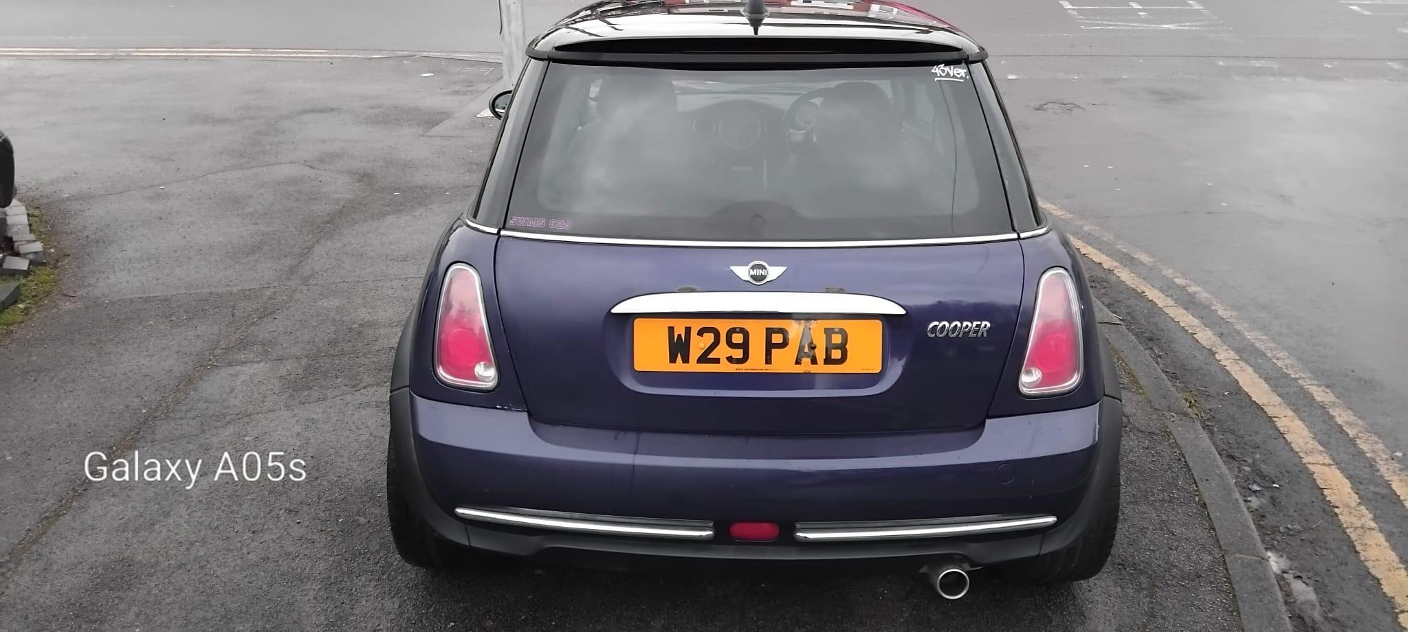 2005 MINI Hatch image 10