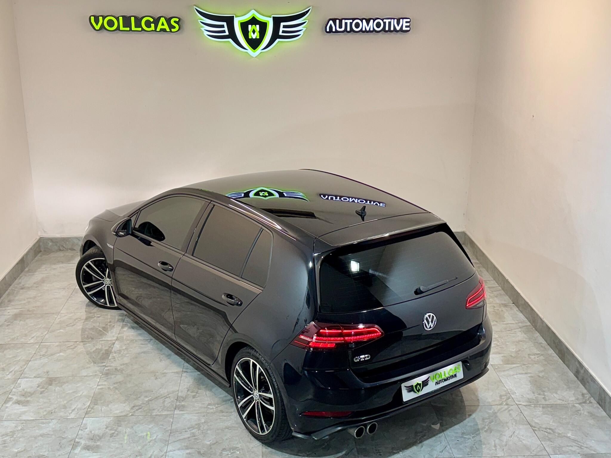 Volkswagen Golf view 4