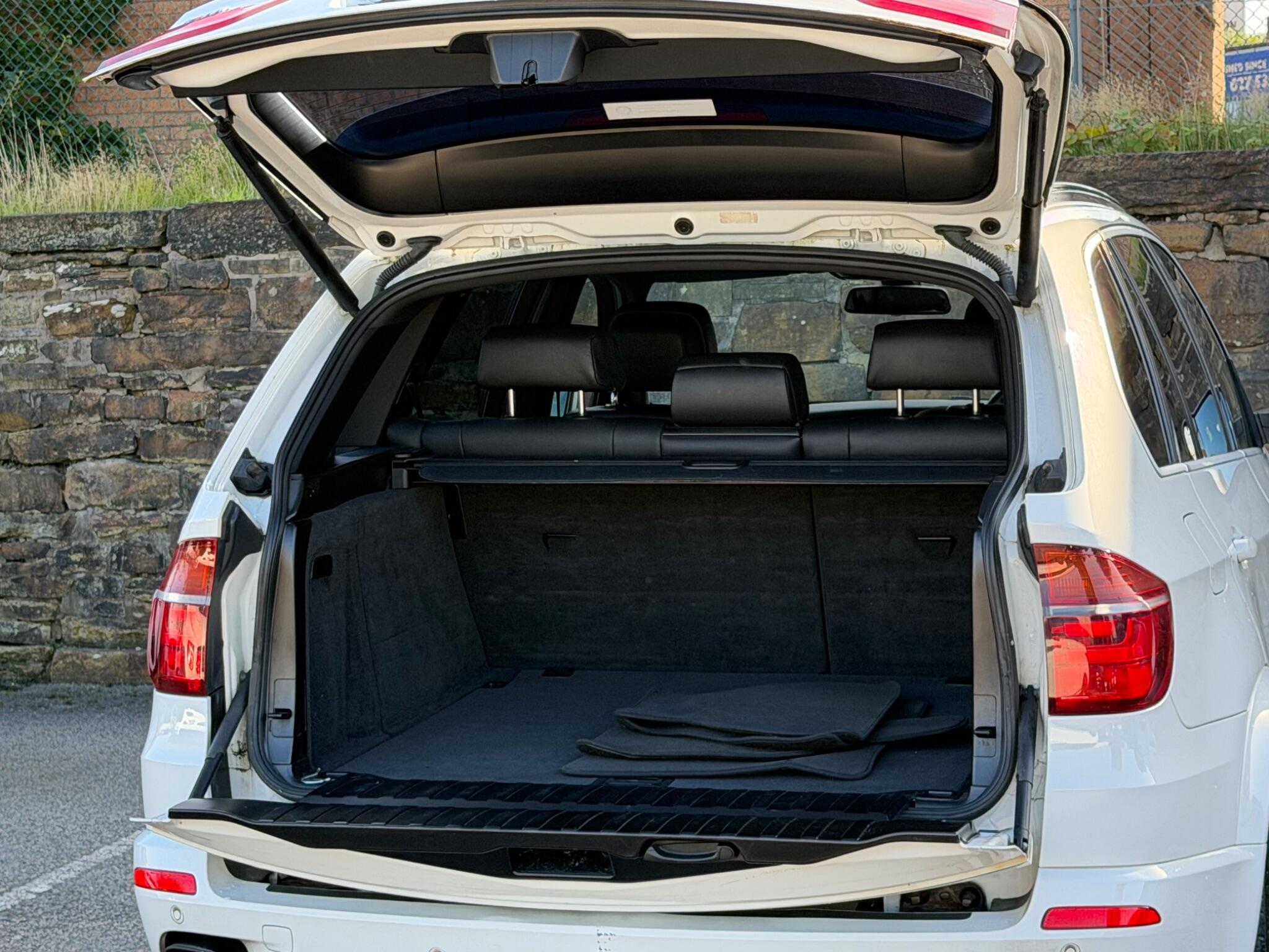 BMW X5 view 20