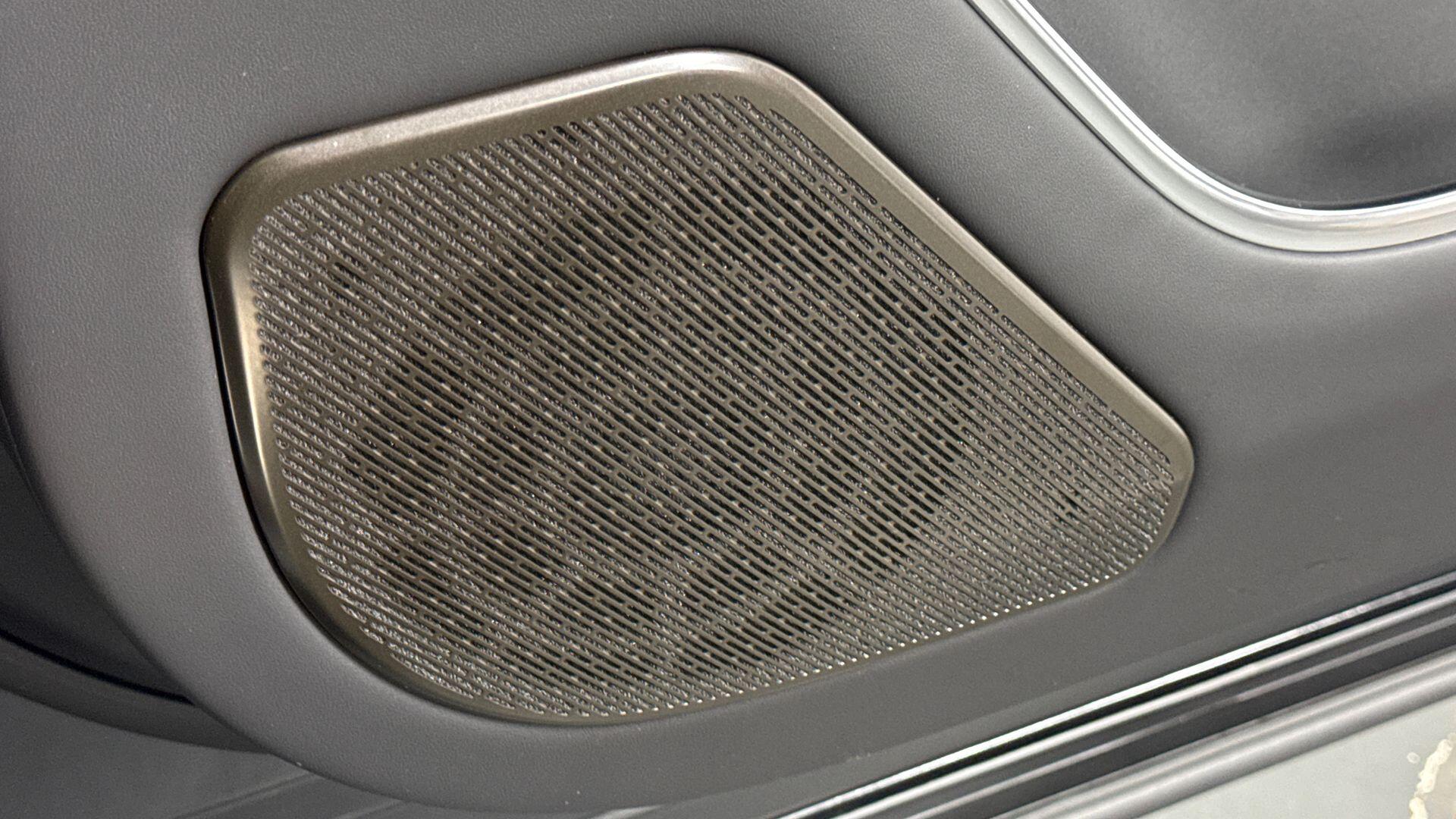 Land Rover Range Rover view 24