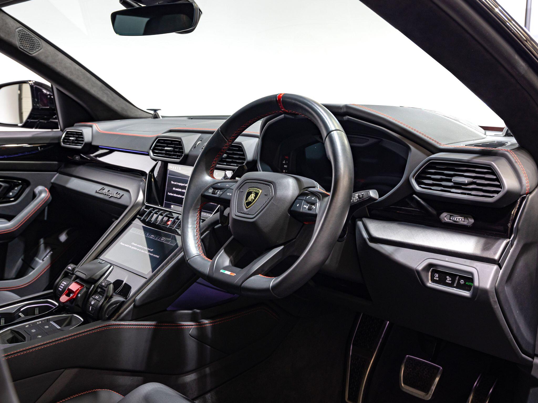 Lamborghini Urus view 15