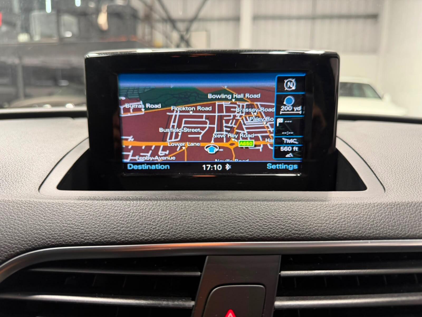 Audi Q3 view 29