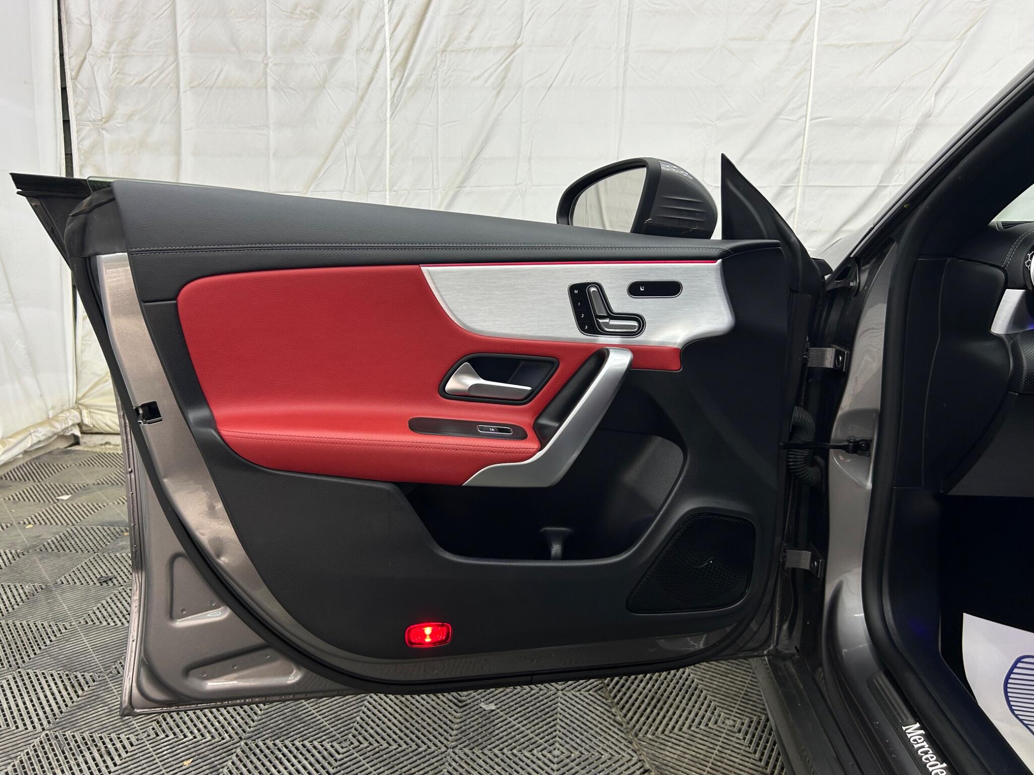 Mercedes-Benz Cla view 31